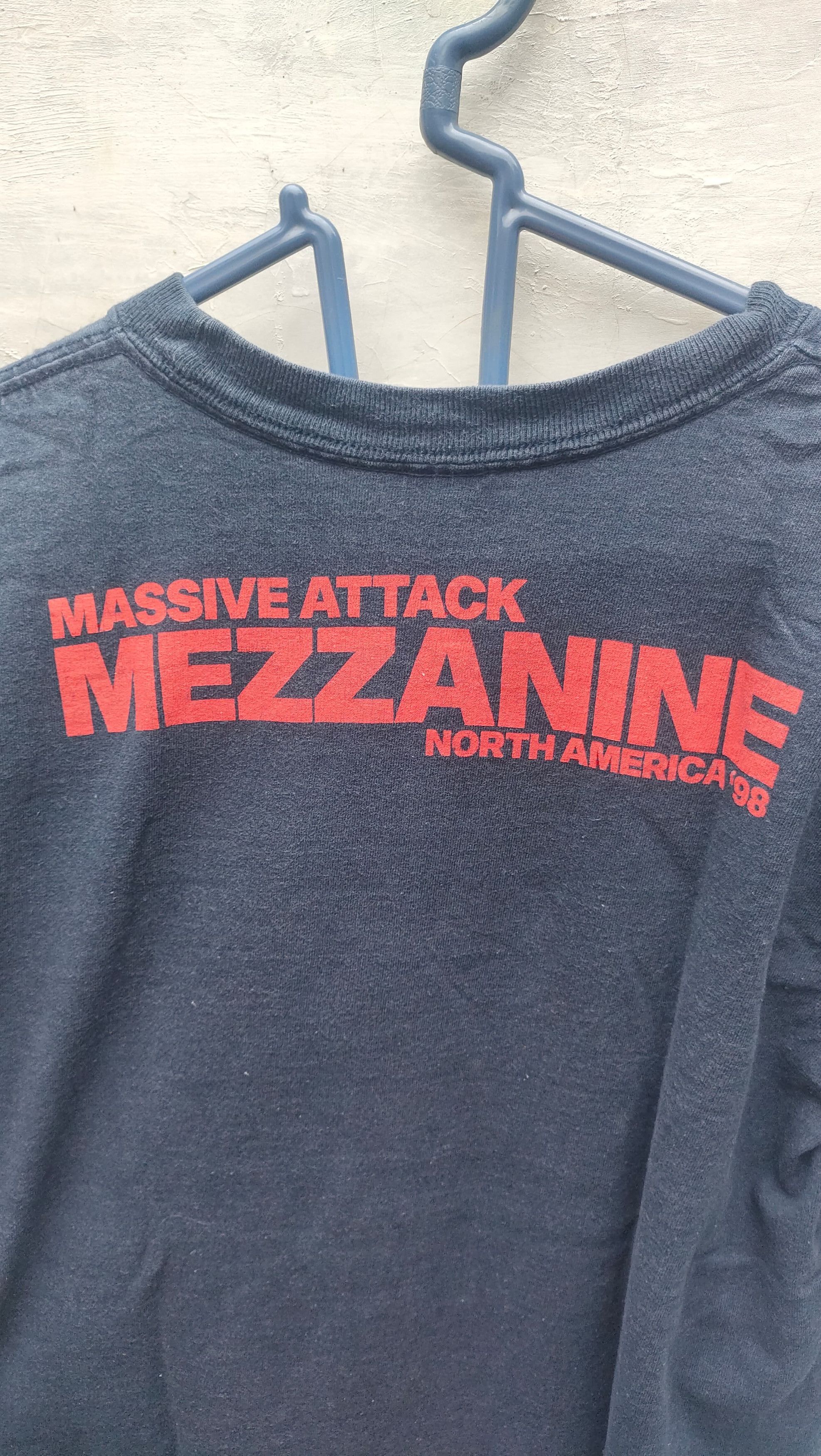 Band Tees × Vintage Massive Attack - North America '98 Size US L / EU 52-54 / 3 - 4 Thumbnail