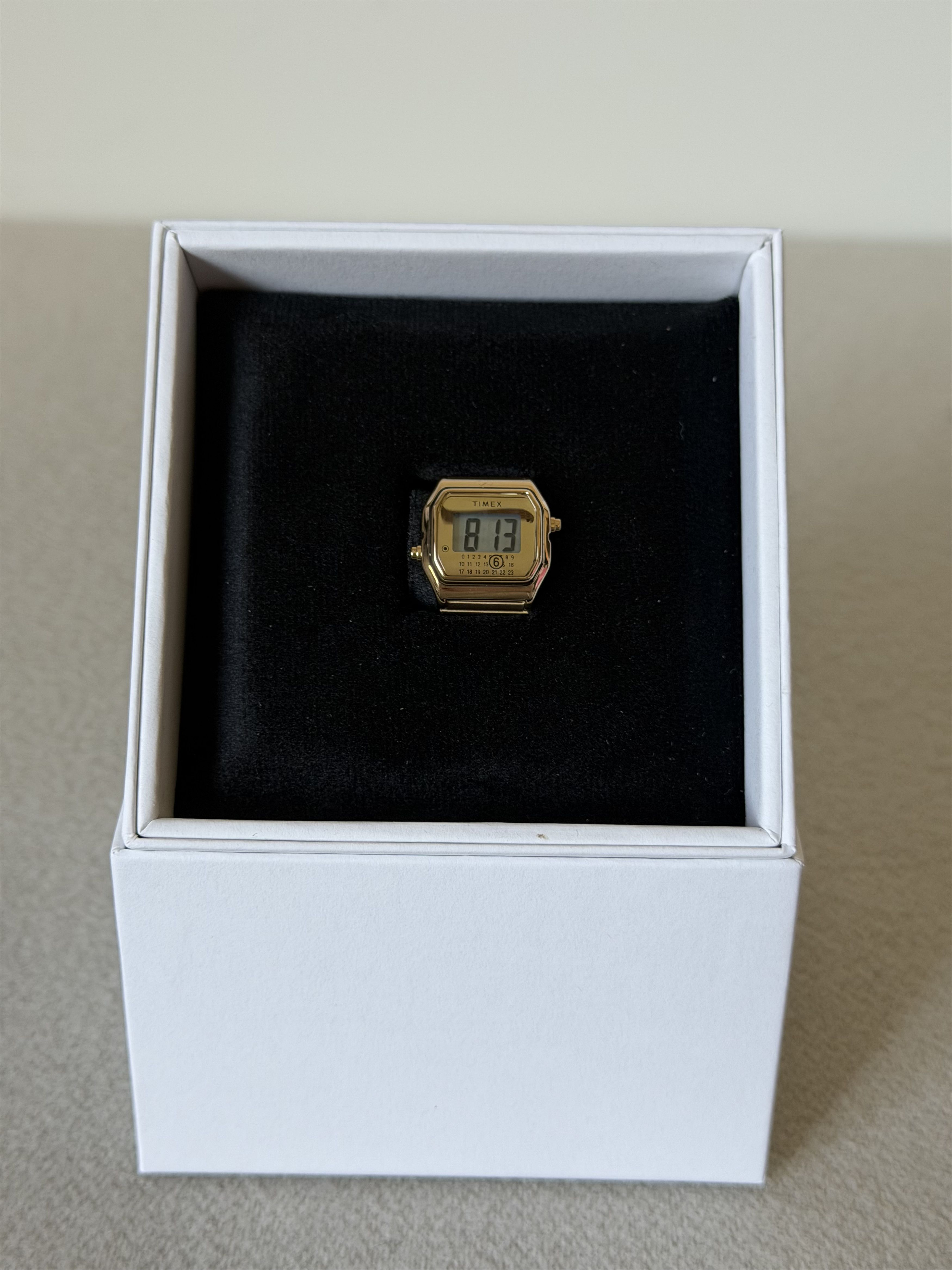 Maison Margiela × Timex S/M MM6 Maison Margiela Timex T80 Ring Watch in Gold Size ONE SIZE - 1 Thumbnail