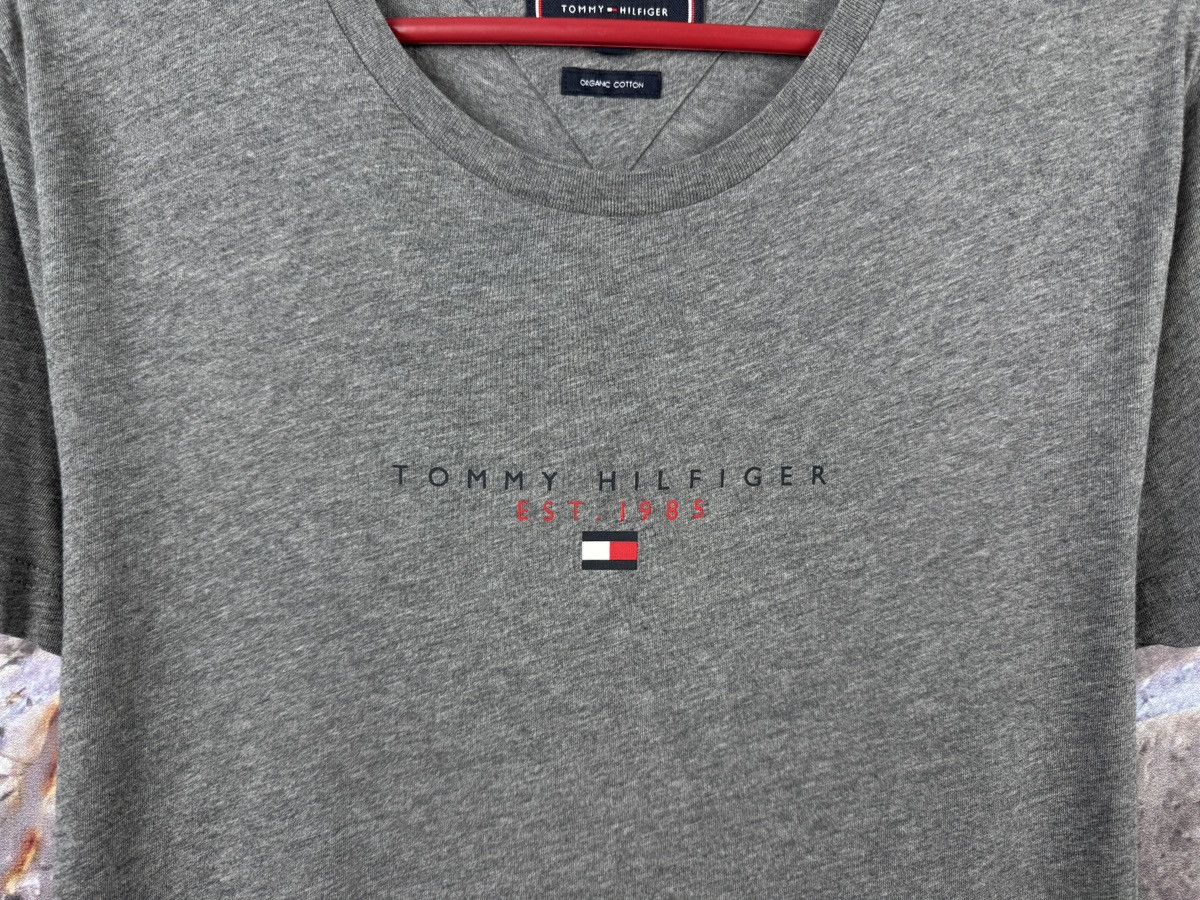 Tommy Hilfiger Men’s Tommy Hilfiger T-Shirt Gray Streetwear Size Medium Size US M / EU 48-50 / 2 - 4 Thumbnail