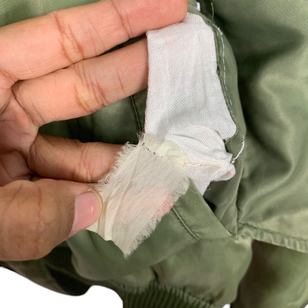 Vintage Vintage 90’s Faded Green Trashed Bomber Jacket #2797-C126 Size US L / EU 52-54 / 3 - 10 Thumbnail
