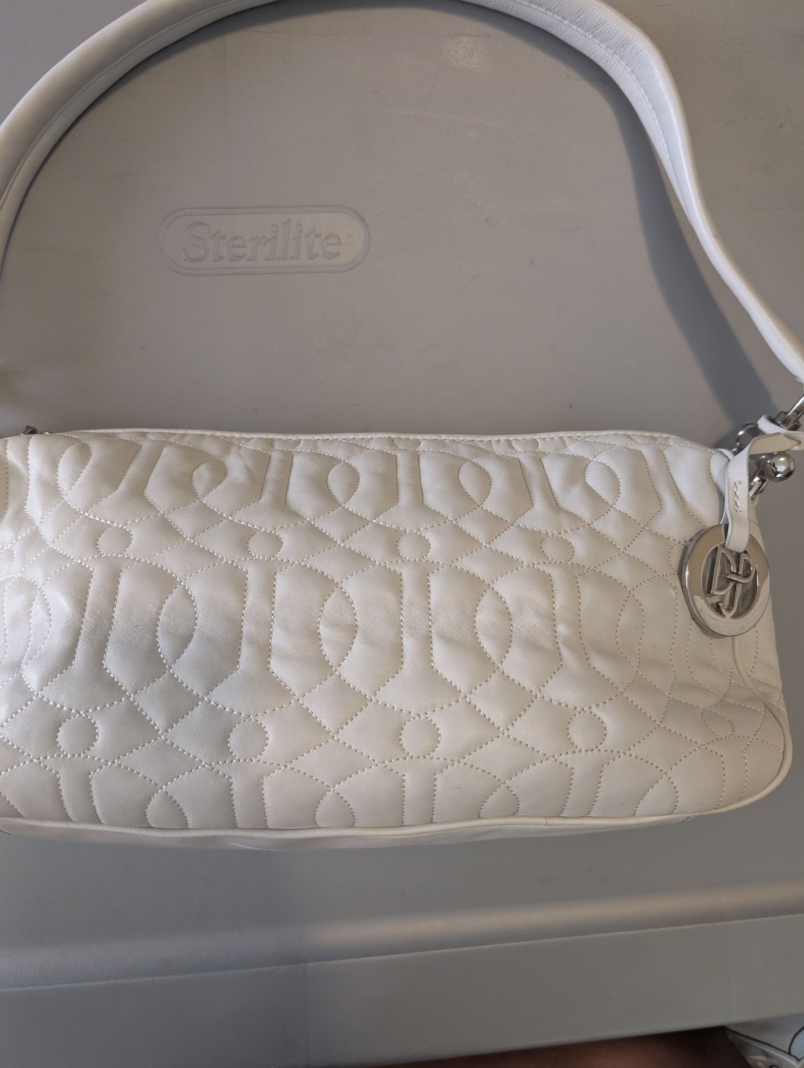 Donald Pliner Donald J Pilner Arctic White Quilted Leather Bag Size ONE SIZE - 1 Thumbnail
