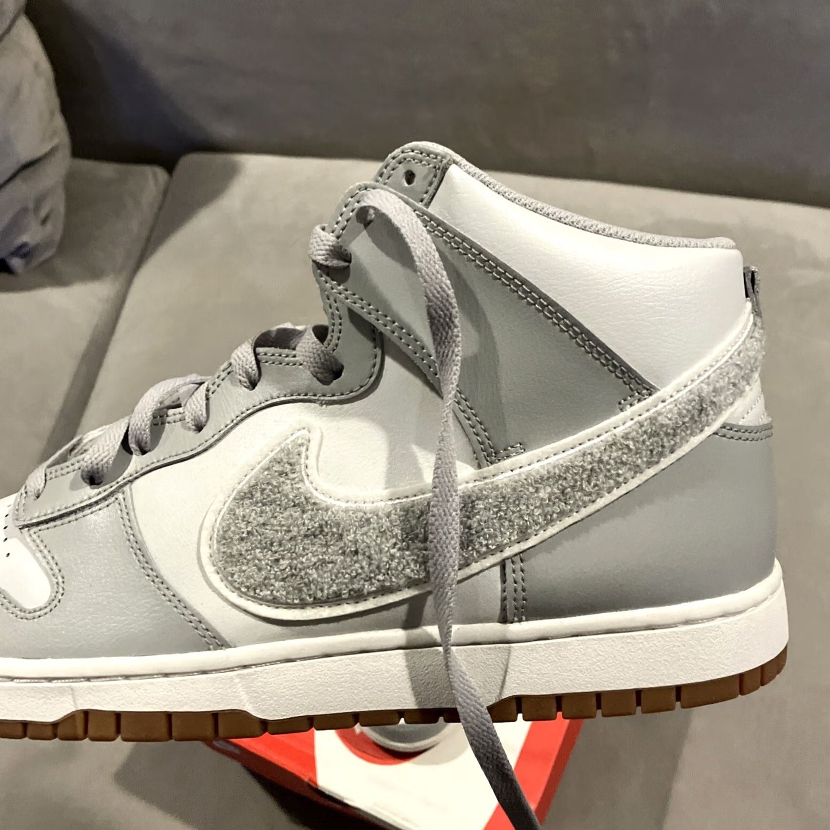 Nike VINTAGE Nike Dunk Hi Retro University Gray Chenille Swoosh Sneaker Size 12.5 Mens Size US 13 / EU 46 - 3 Thumbnail