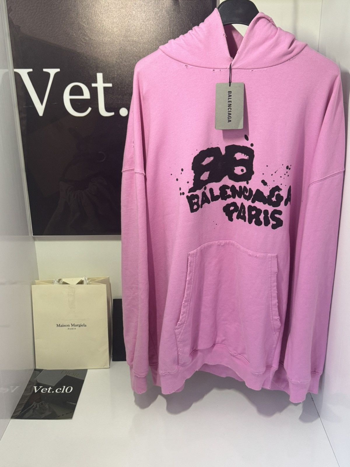 Balenciaga ✅Balenciaga distressed pink “Hand Drawn BB”oversize hoodie Size US S / EU 44-46 / 1 - 1 Thumbnail
