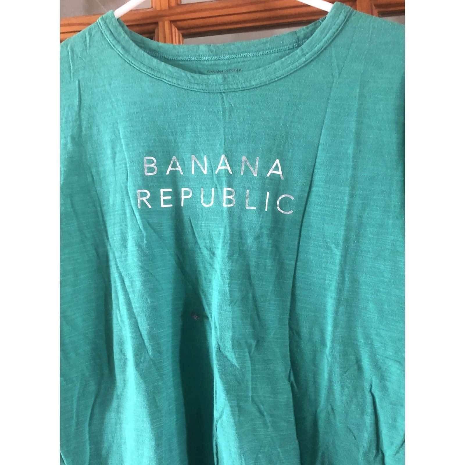Banana Republic Banana Republic Shirt Womens M Green Silver Logo Tee Crew Neck Short Sleeve T-Shirt Size M / US 6-8 / IT 42-44 - 2 Thumbnail