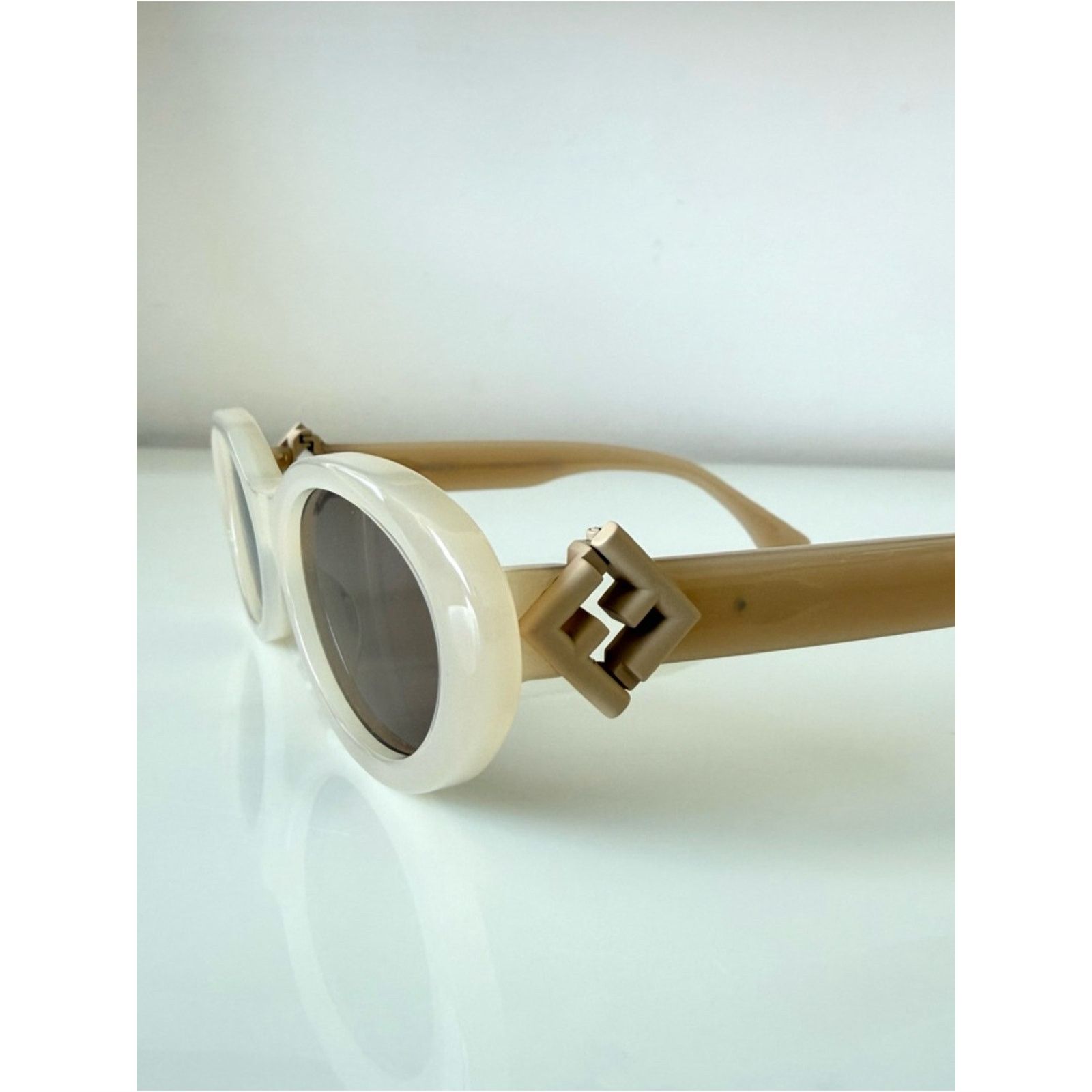 Fendi NEW!!! FENDI women oval sunglasses FE40140U 57E Authentic Size ONE SIZE - 4 Thumbnail