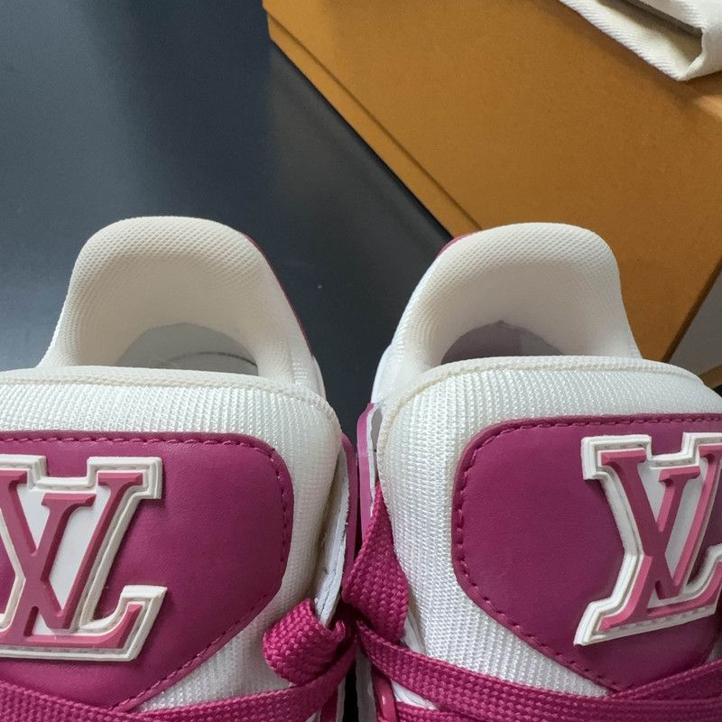Louis Vuitton Louis Vuitton Stylish Low-top Sneakers in White and Purple Size US 5.5 / EU 38 - 7 Thumbnail