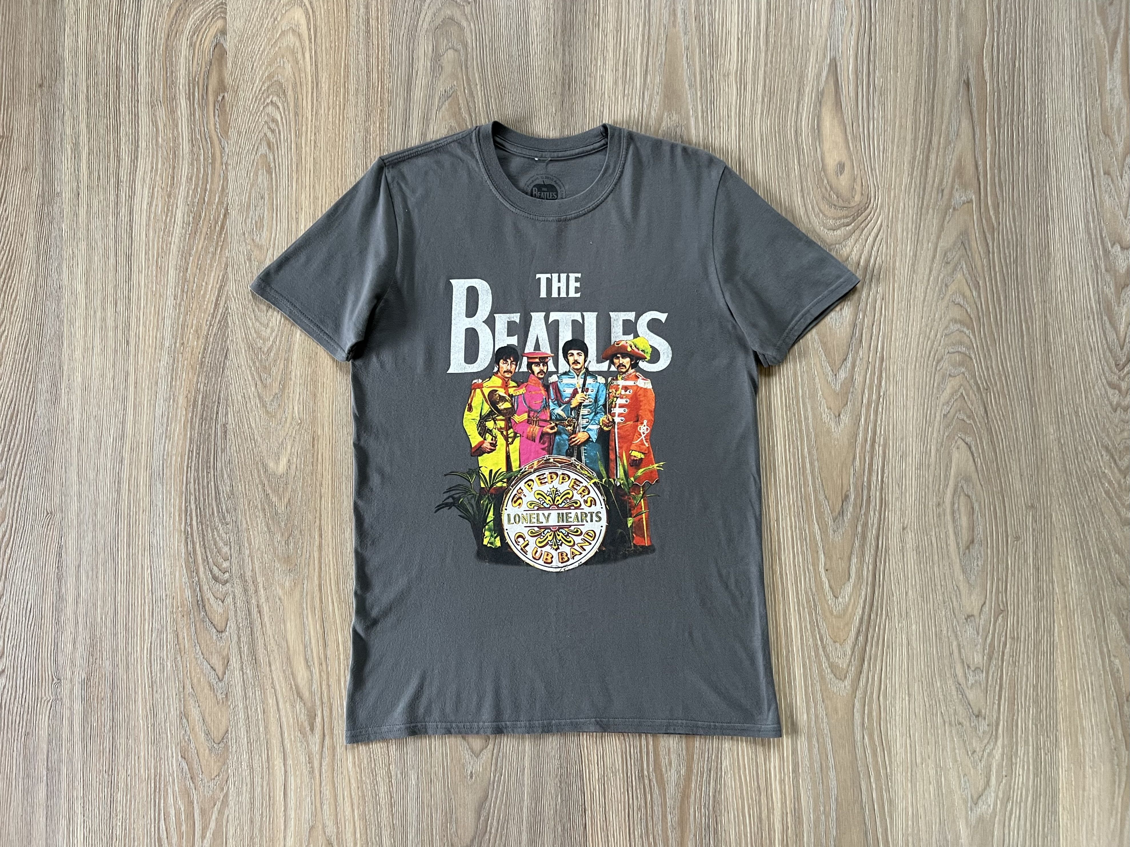 Vintage 2010 The Beatles Lonely Hearts T-Shirt