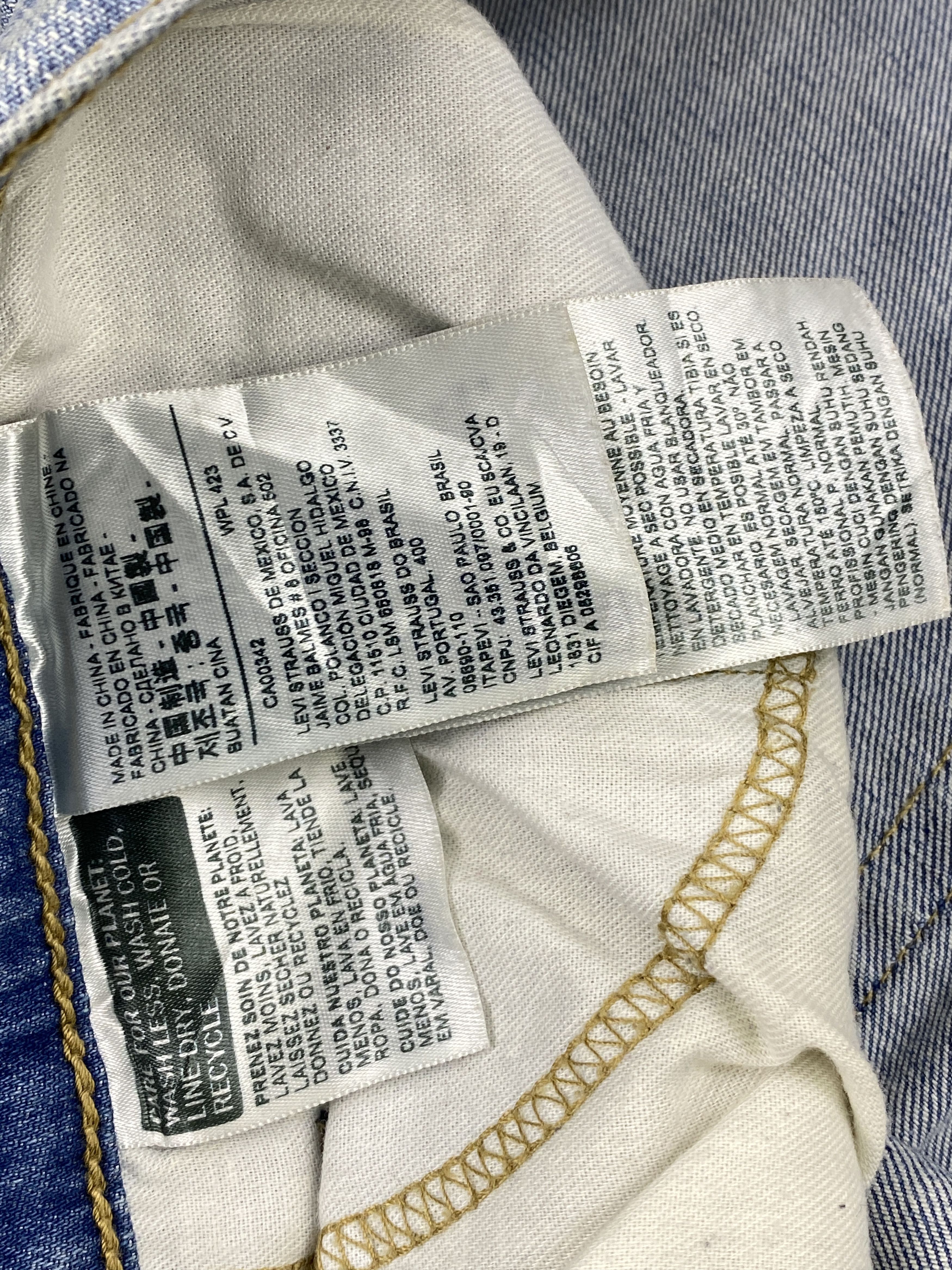 Levi's × Vintage Light Washed Vintage Levis 511 Slim Fit Jeans Size US 36 / EU 52 - 11 Thumbnail