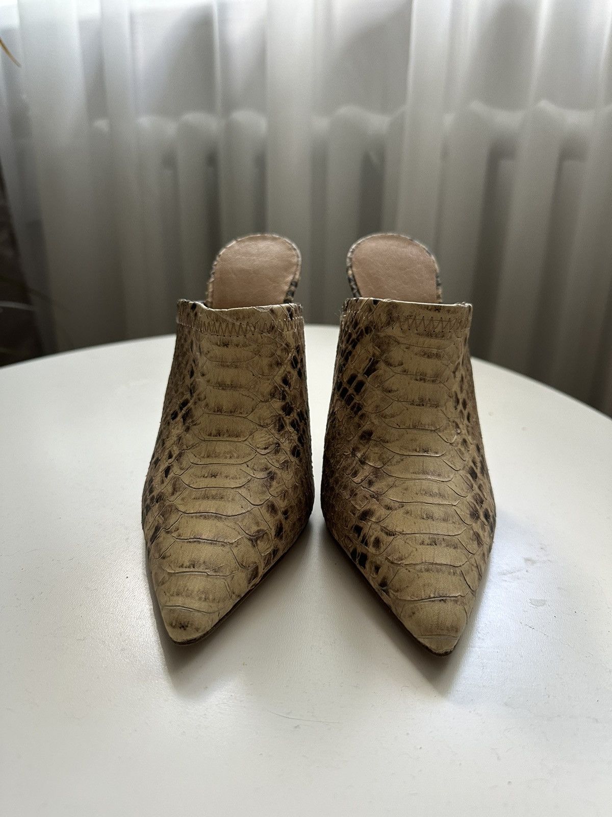 Yeezy Ultra Rare Yeezy Season 8 snake mules Size US 7.5 / IT 37.5 - 2 Thumbnail