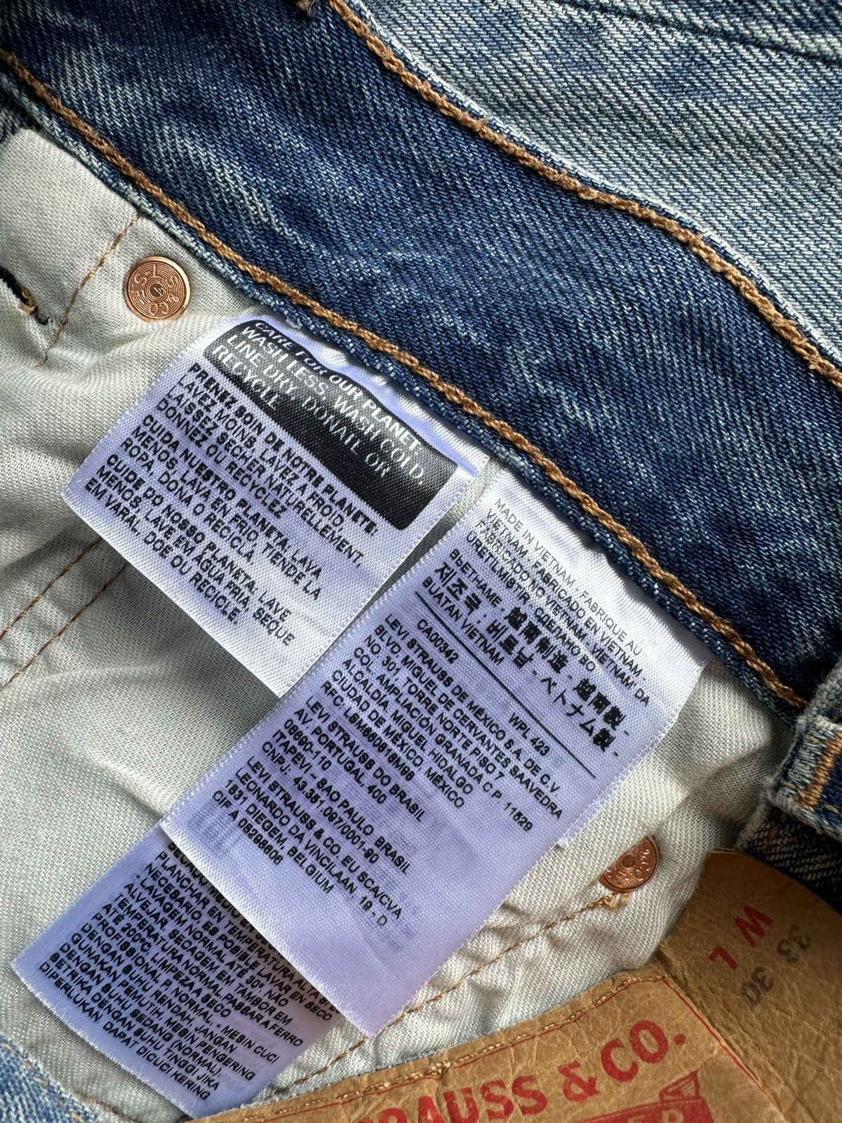 Levi's Distressed Levis 501 Light Blue Denim 33x30 D436 Size US 33 - 18 Thumbnail