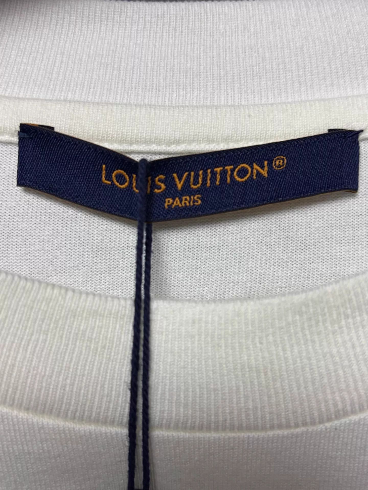 Louis Vuitton LV short sleeve tee White L Like New Size US L / EU 52-54 / 3 - 3 Thumbnail