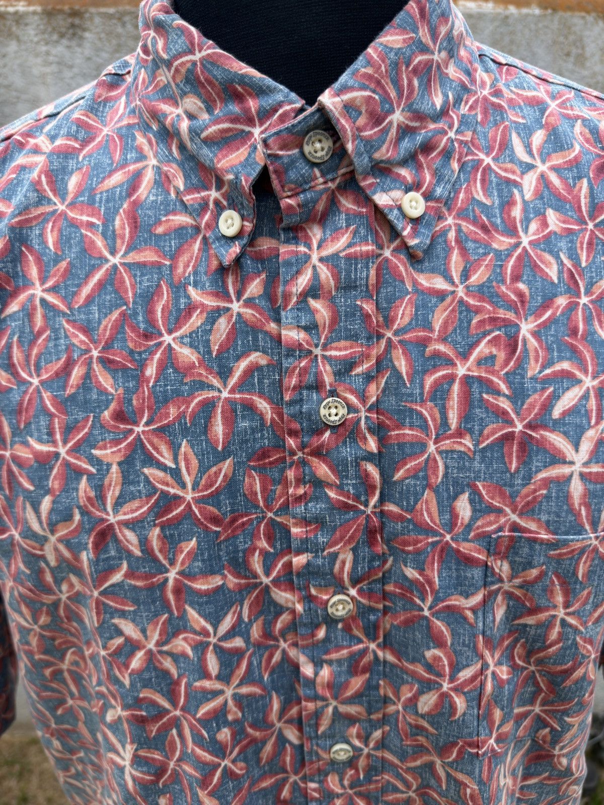 Reyn Spooner PreOwned Reyn Spooner Red/Blue Hawaiian Print Classic Men L Size US L / EU 52-54 / 3 - 3 Thumbnail