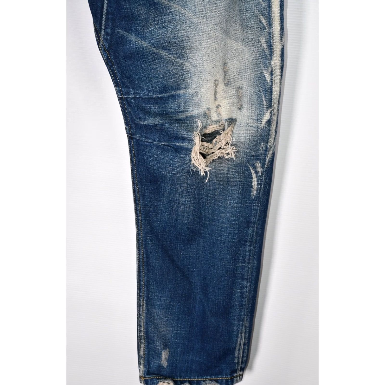 Diesel Diesel Narrot 0074M Regular-Carrot Jeans Men's W30 L32 Blue Cotton Distressed 5-Pocket Denim California Loyal 30? Size US 30 / EU 46 - 6 Thumbnail