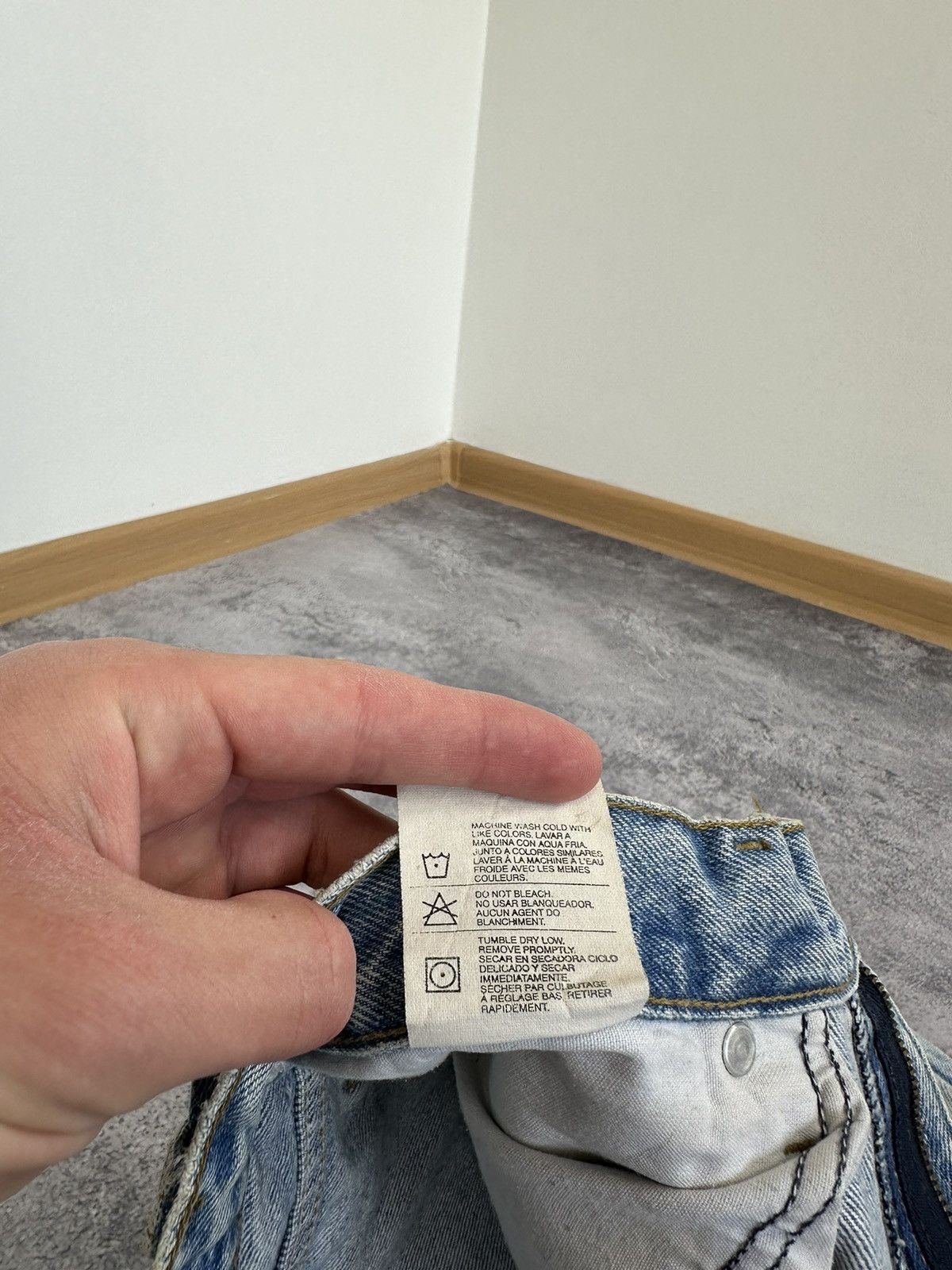 Carhartt Vintage 90s Carhartt Made In USA Light Blue Distressed Jeans Size US 32 / EU 48 - 17 Thumbnail