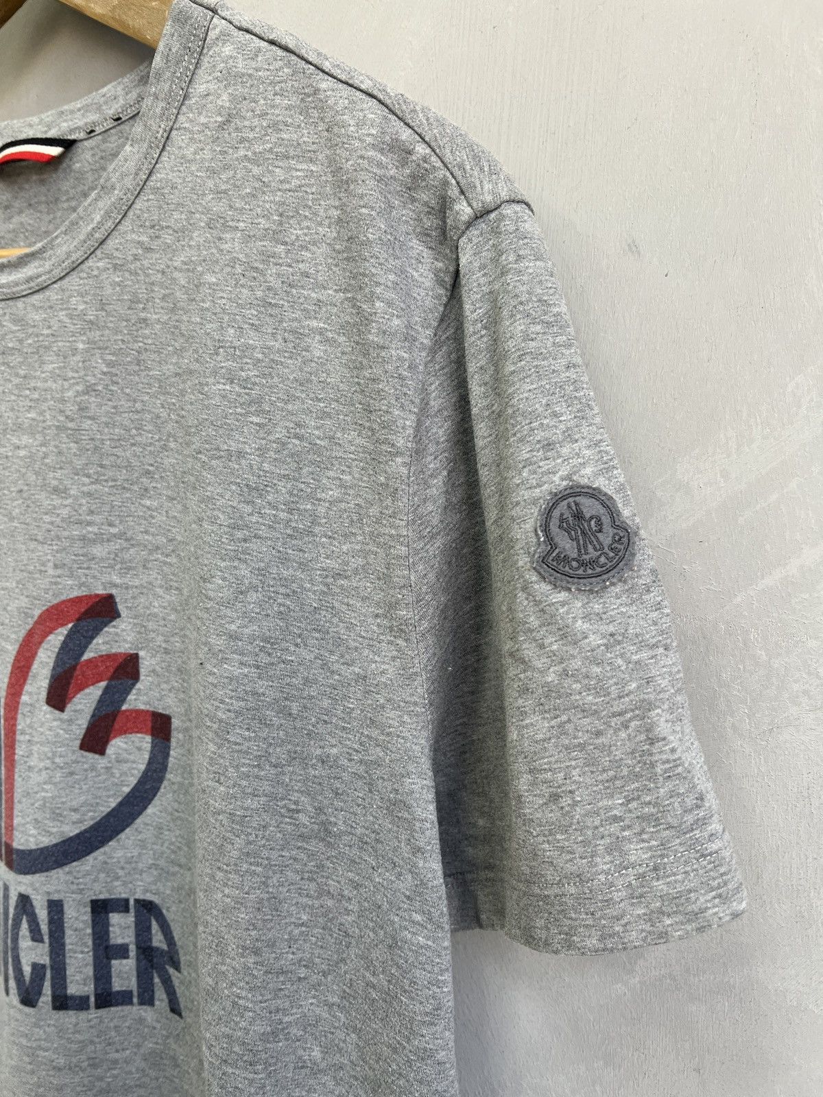 Moncler Moncler LogoT Shirt Grey big logo luxury Size US M / EU 48-50 / 2 - 4 Thumbnail