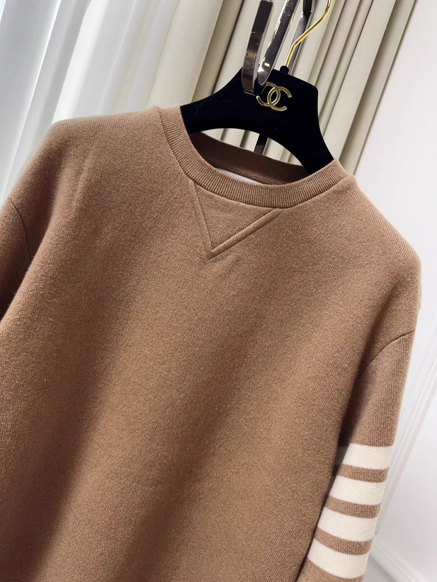 Thom Browne TB Camel 4-bar LS crewneck sweatshirt 40 Size M / US 6-8 / IT 42-44 - 3 Thumbnail