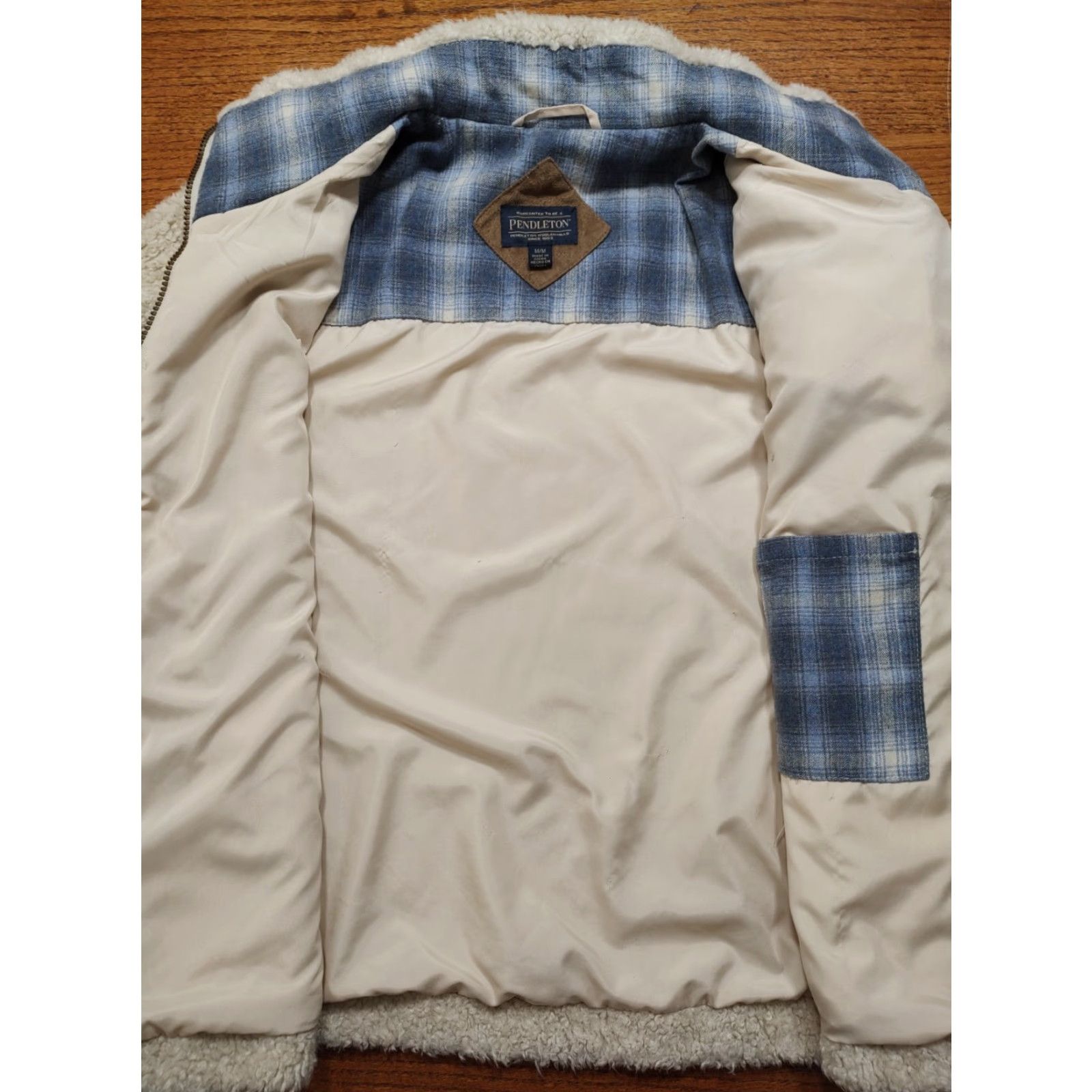 Pendleton Pendleton Fuzzy Zip Up Fleece Jacket Women Med Beige Front Pocket Plaid Accents Size M / US 6-8 / IT 42-44 - 4 Thumbnail