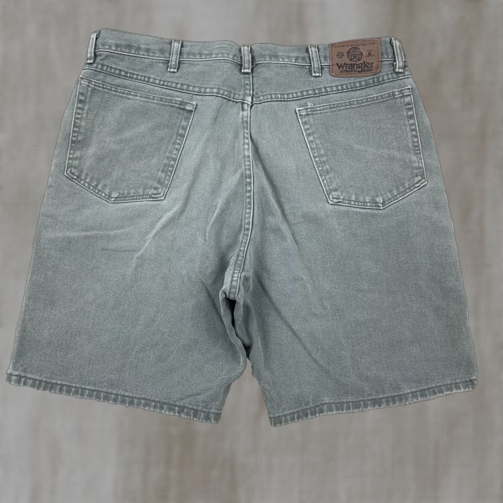 Wrangler VINTAGE Wrangler Shorts Men 38 Denim Green Baggy Jorts Distressed 90s Hip Hop Rockabilly Workwear Bermuda Casual Travel Size US 38 / EU 54 - 1 Thumbnail