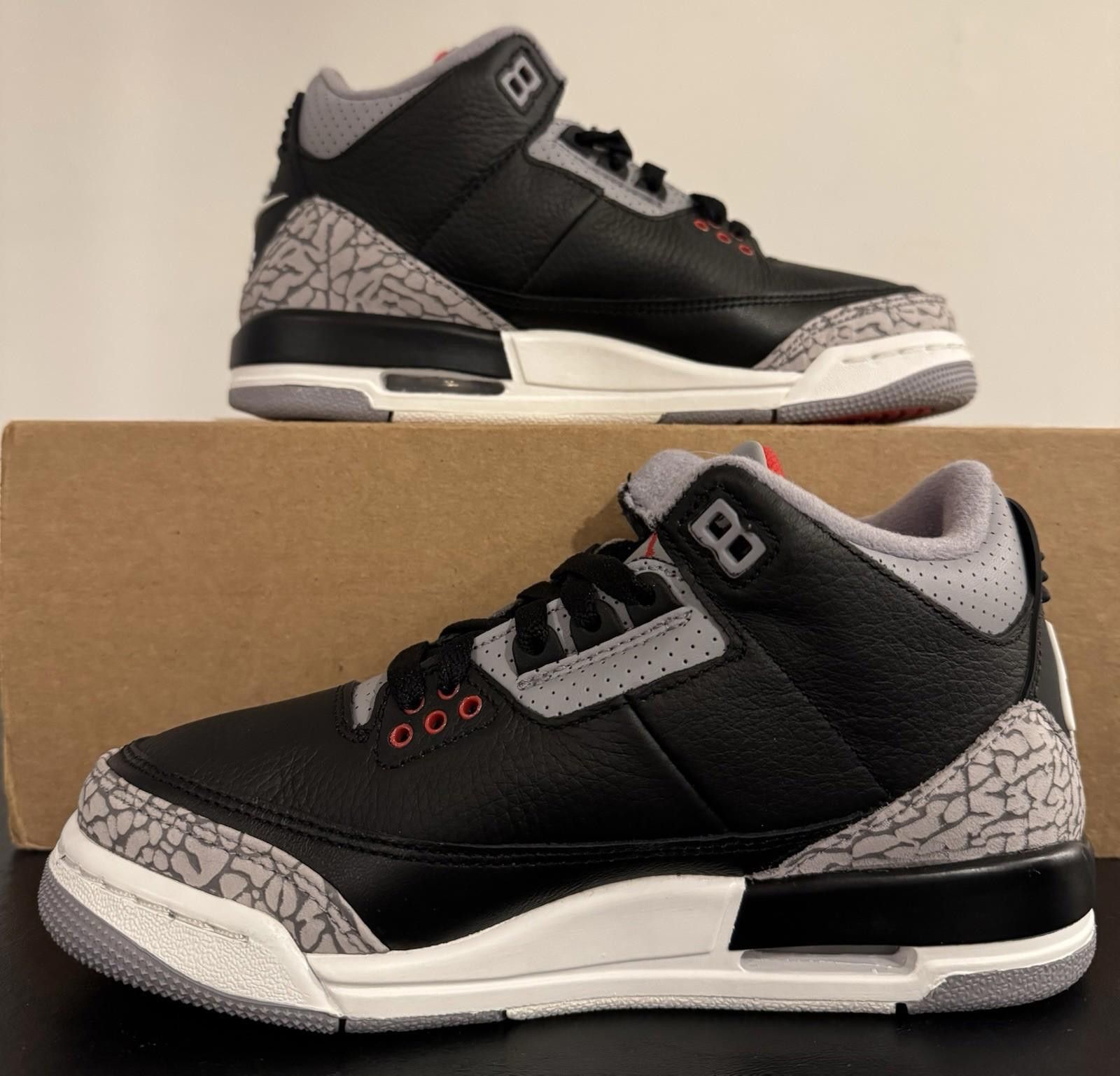 Grayers Nike Air Jordan 3 Retro GS Youth Size 4.5Y Black Fire Red Size US 5 / EU 37 - 3 Thumbnail