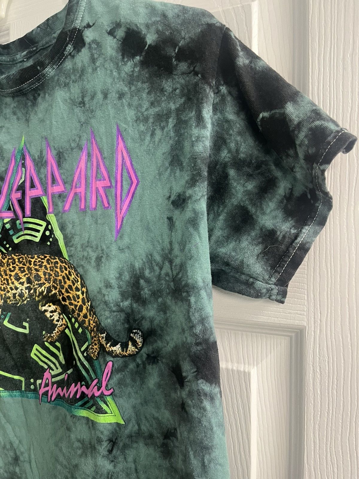 Def Leppard Def Leppard Animal Green Tie Dye Graphic Tshirt Size US M / EU 48-50 / 2 - 3 Thumbnail