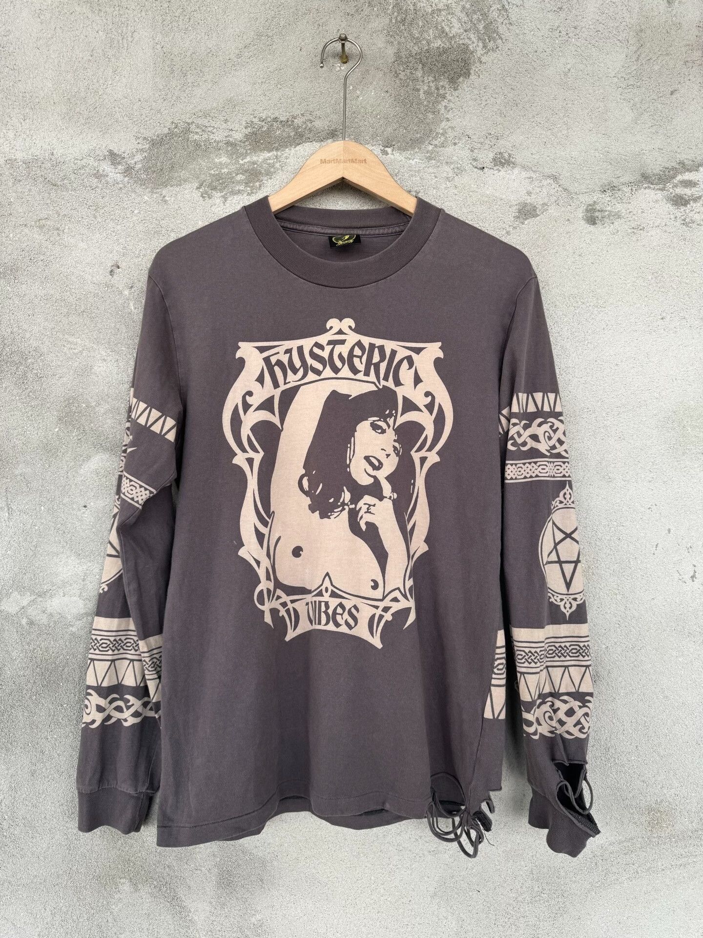 Hysteric Glamour Hysteric Glamour Tattoo Totem Long Sleeve Size M / US 6-8 / IT 42-44 - 1 Thumbnail