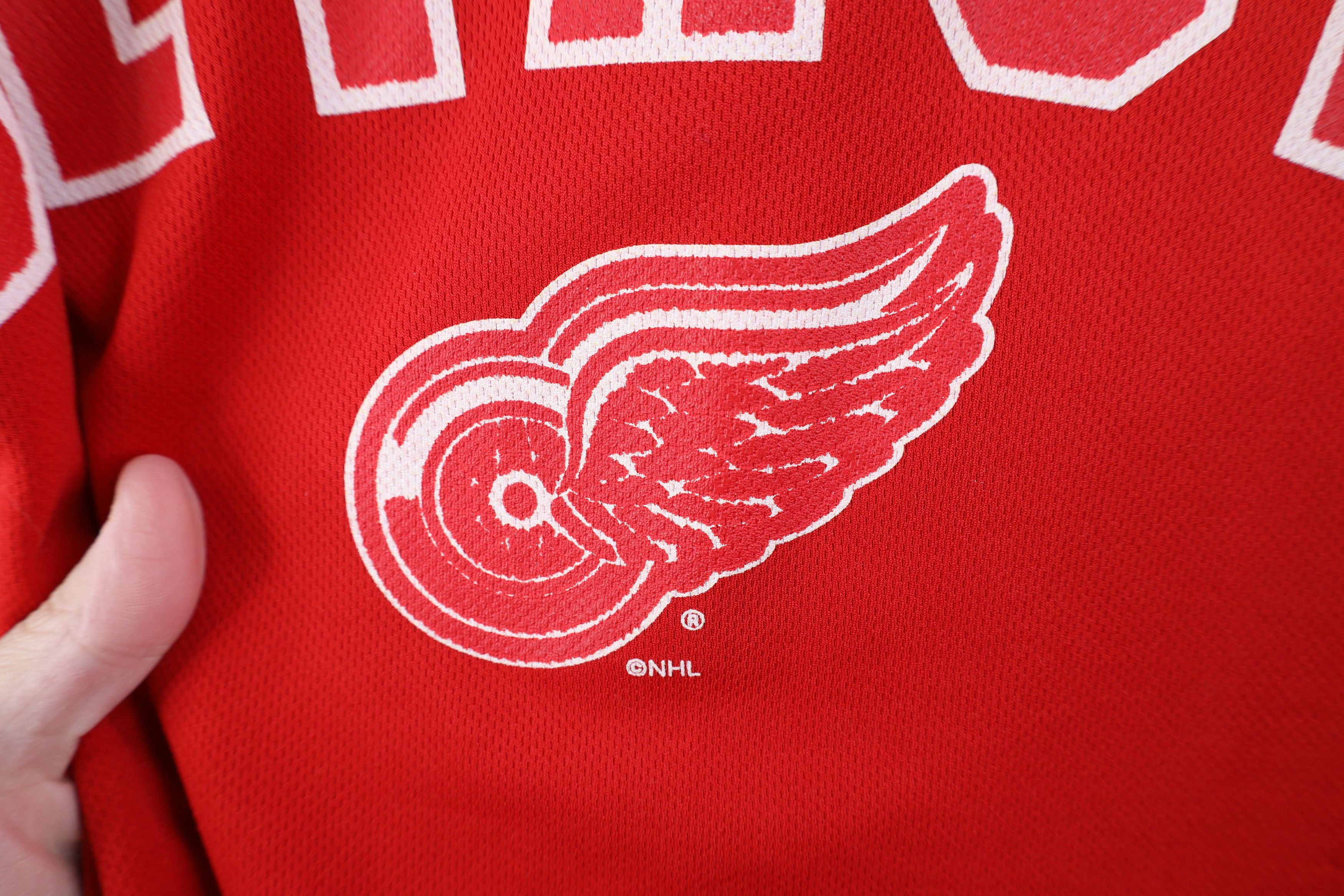Vintage Vintage 90s Red Wings Hockey Jersey T-Shirt Red Polyester Size US L / EU 52-54 / 3 - 5 Thumbnail