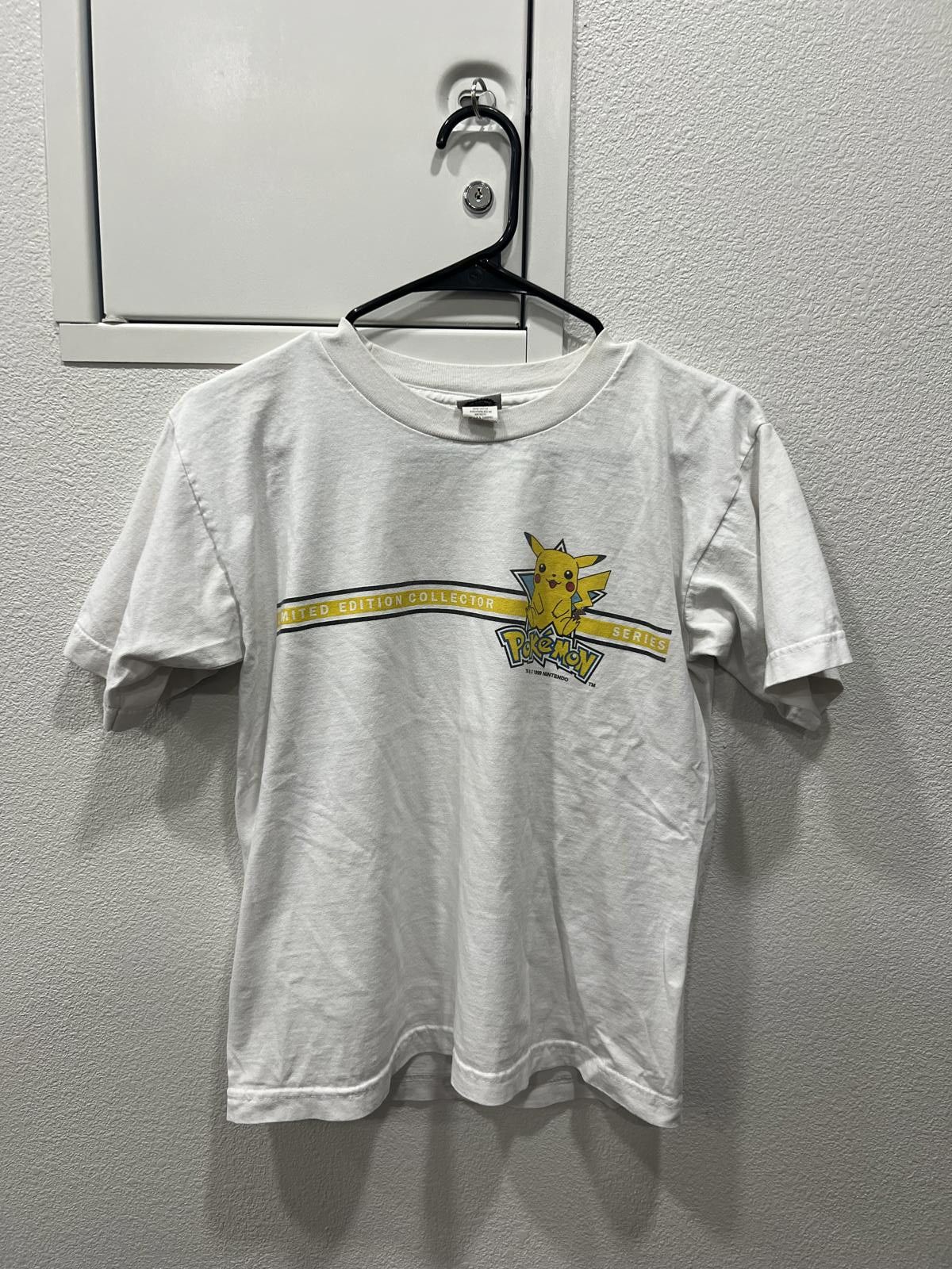 Pokemon 90s Pikachu Pokemon top Youth size Size US S / EU 44-46 / 1 - 1 Thumbnail