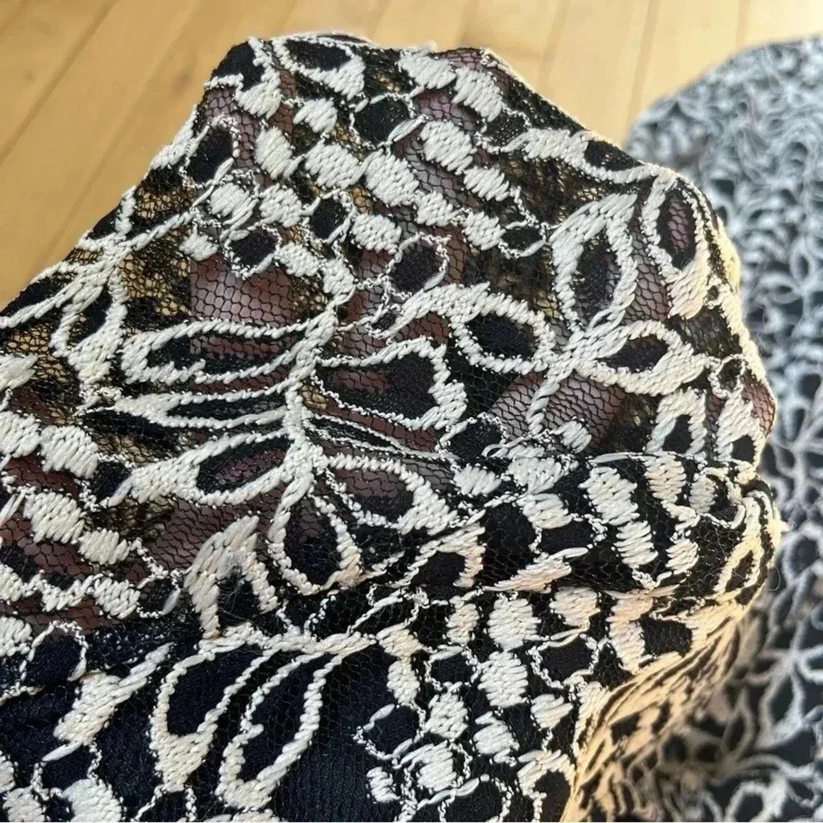 Other Young Threads Black Cream Floral Lace Dress NWT Size M Size M / US 6-8 / IT 42-44 - 9 Thumbnail