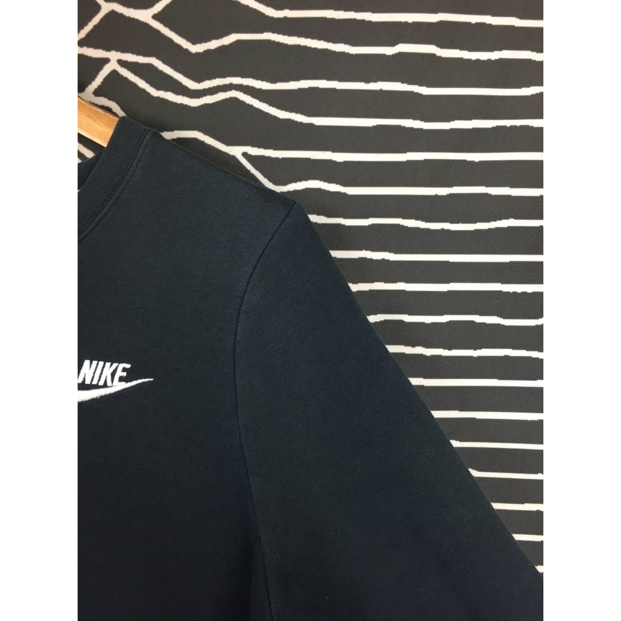 Nike Nike Embroidered Logo Essential Crewneck Sweatshirt Size US M / EU 48-50 / 2 - 4 Thumbnail