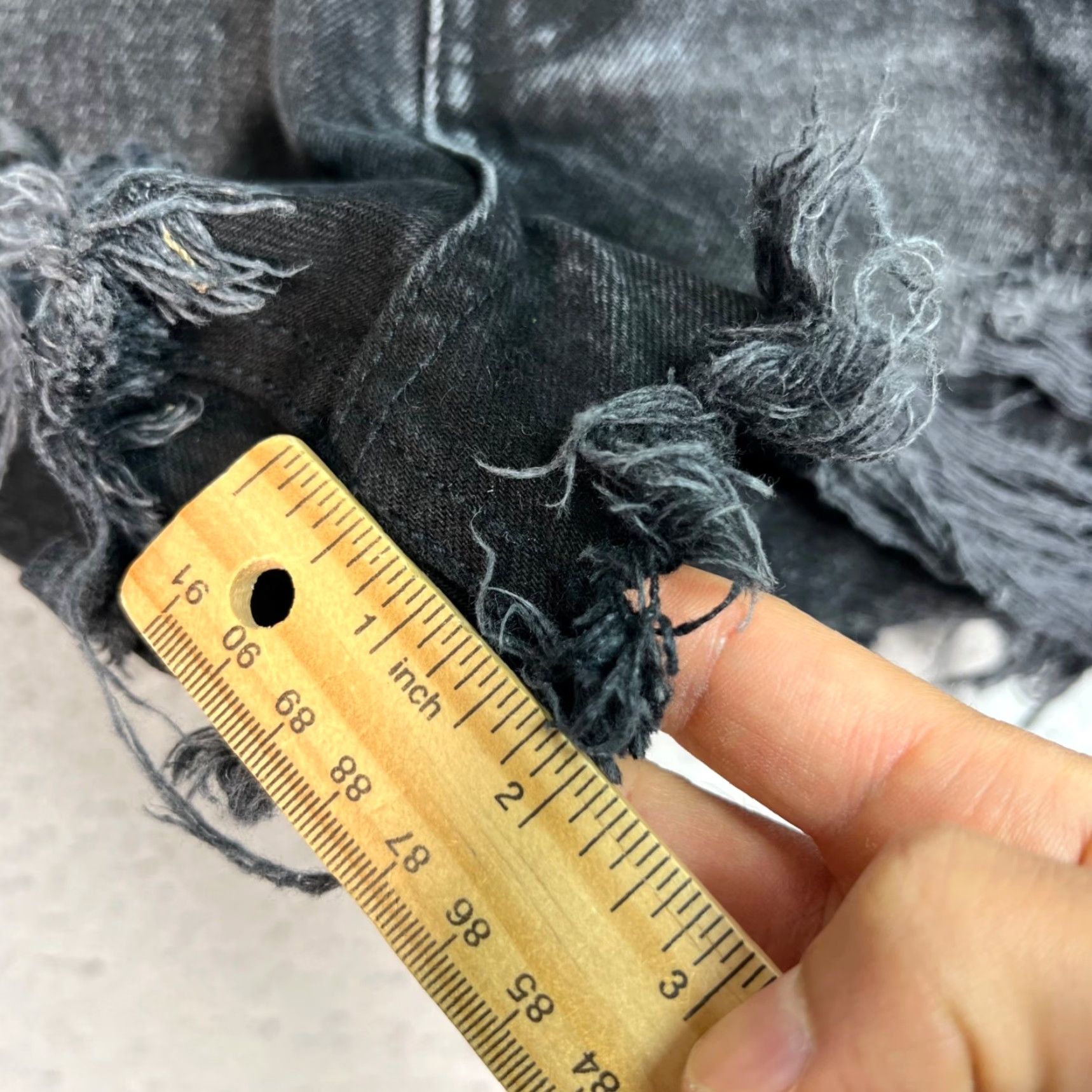 Zara VINTAGE Zara Womens Distressed Black Denim High-Waisted Shorts Size 4 - 2 in Inseam, Cotton, Flat Front, Cut-Off, Women, Black, Denim, High Rise Size 27" / US 4 / IT 40 - 7 Thumbnail