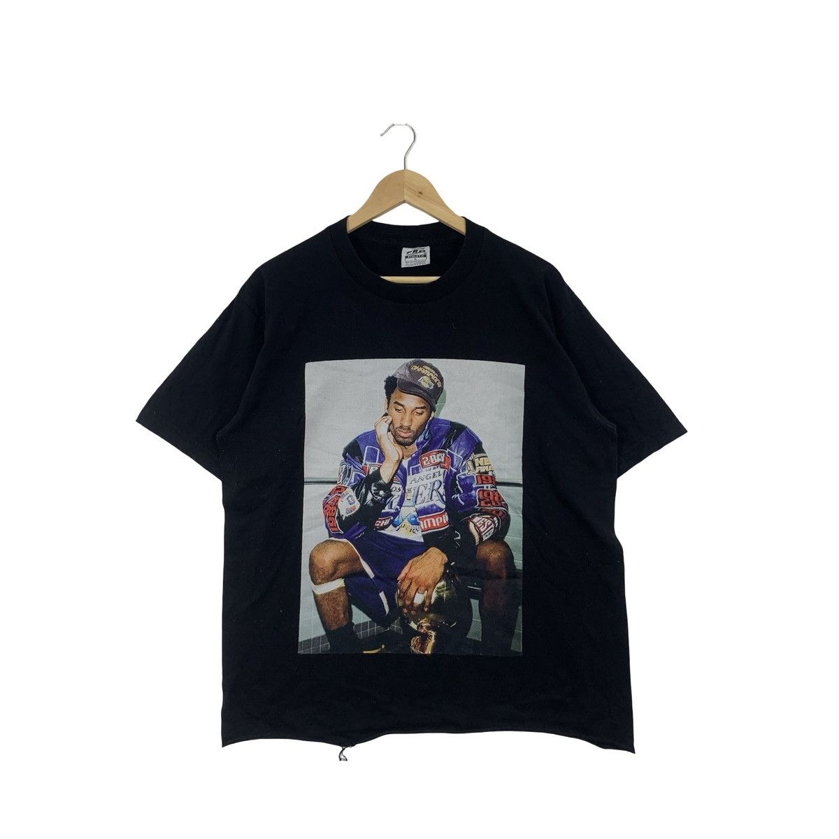 Vintage Vintage KOBE BRYANT 2001 Champion Nostalgic Graphic Tee Size US L / EU 52-54 / 3 - 1 Thumbnail