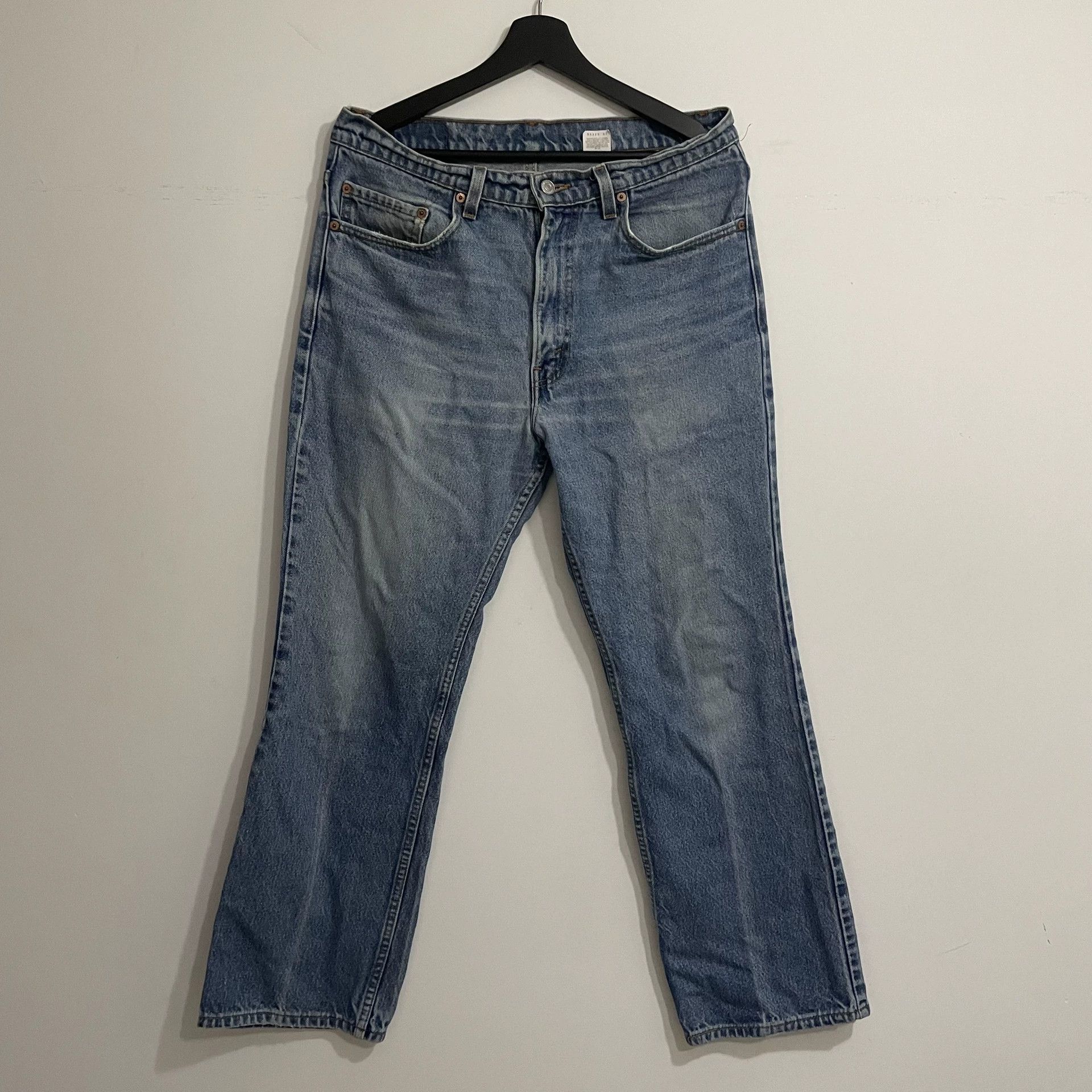 Vintage Vintage Levi's 517 Bootcut Jeans Size US 34 / EU 50 - 1 Thumbnail