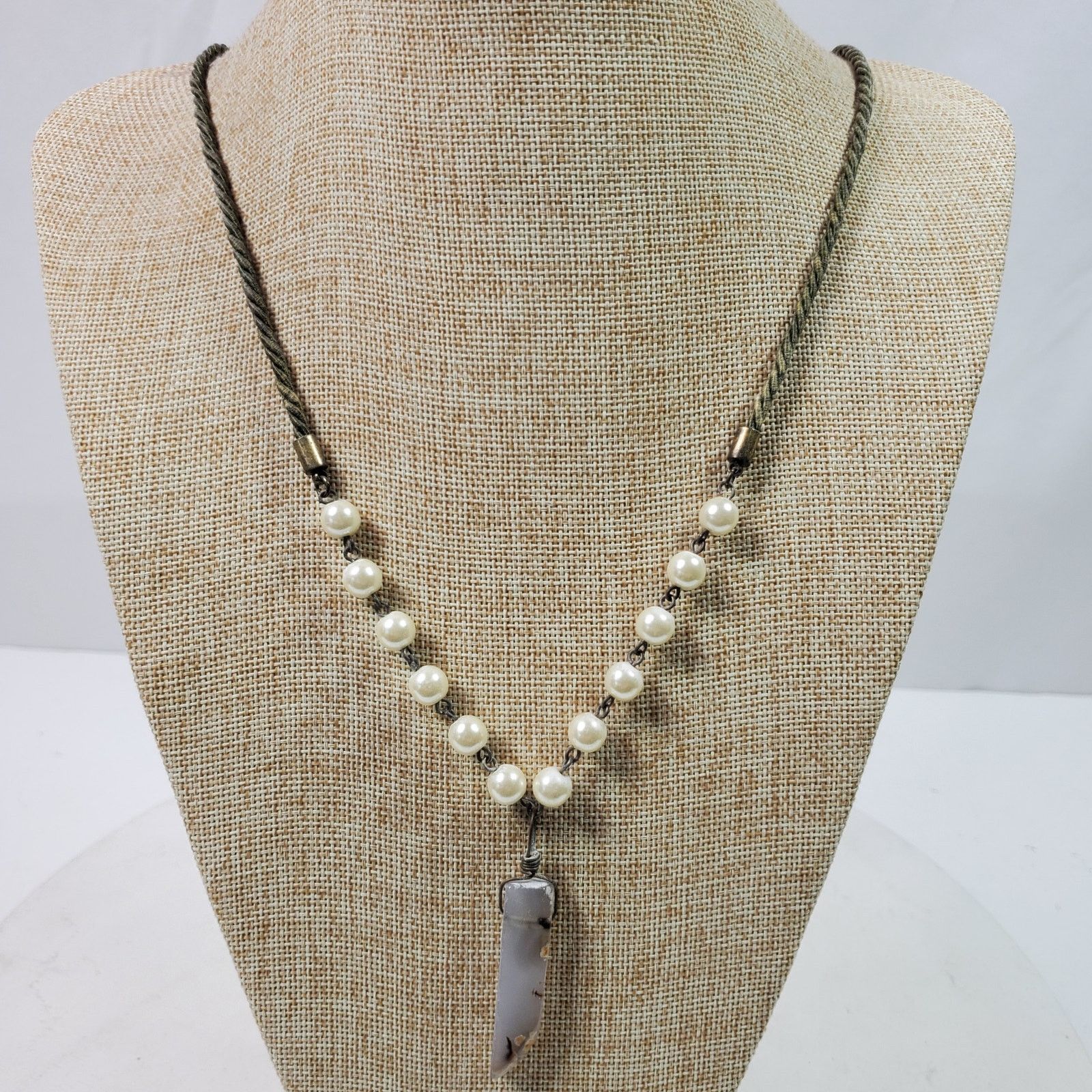 The Unbranded Brand Vintage Agate Cabochon Necklace Handcrafted 26" + Pendant Size ONE SIZE - 1 Thumbnail