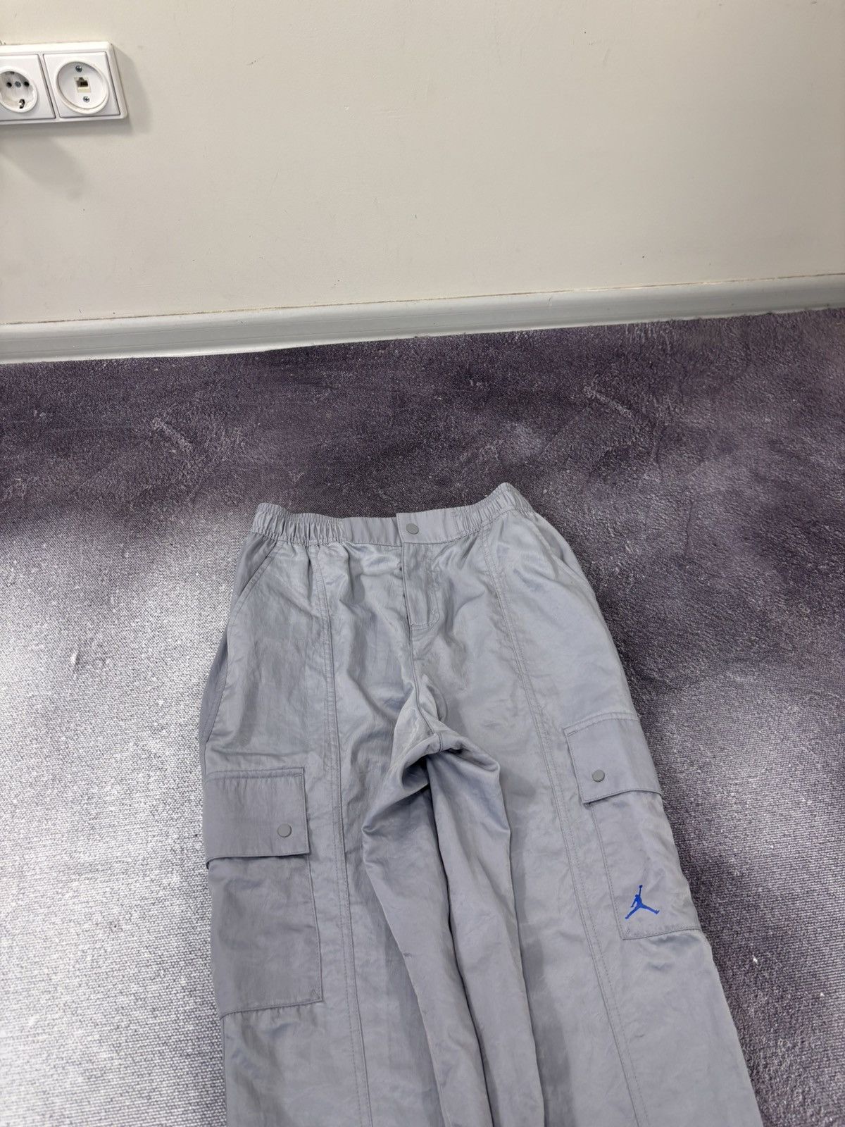 Jordan Brand Nike Air Jordan NWT Women’s Grey Nylon Utility Cargo Pants Size 30" / US 8 / IT 44 - 4 Thumbnail
