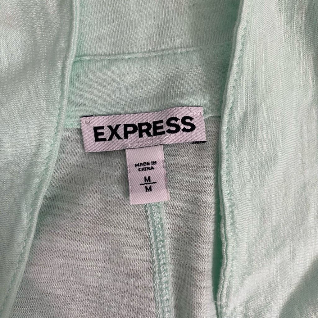 Express Express women M v-cut button down 3/4 sleeve blouse w/collar Size M / US 6-8 / IT 42-44 - 6 Thumbnail