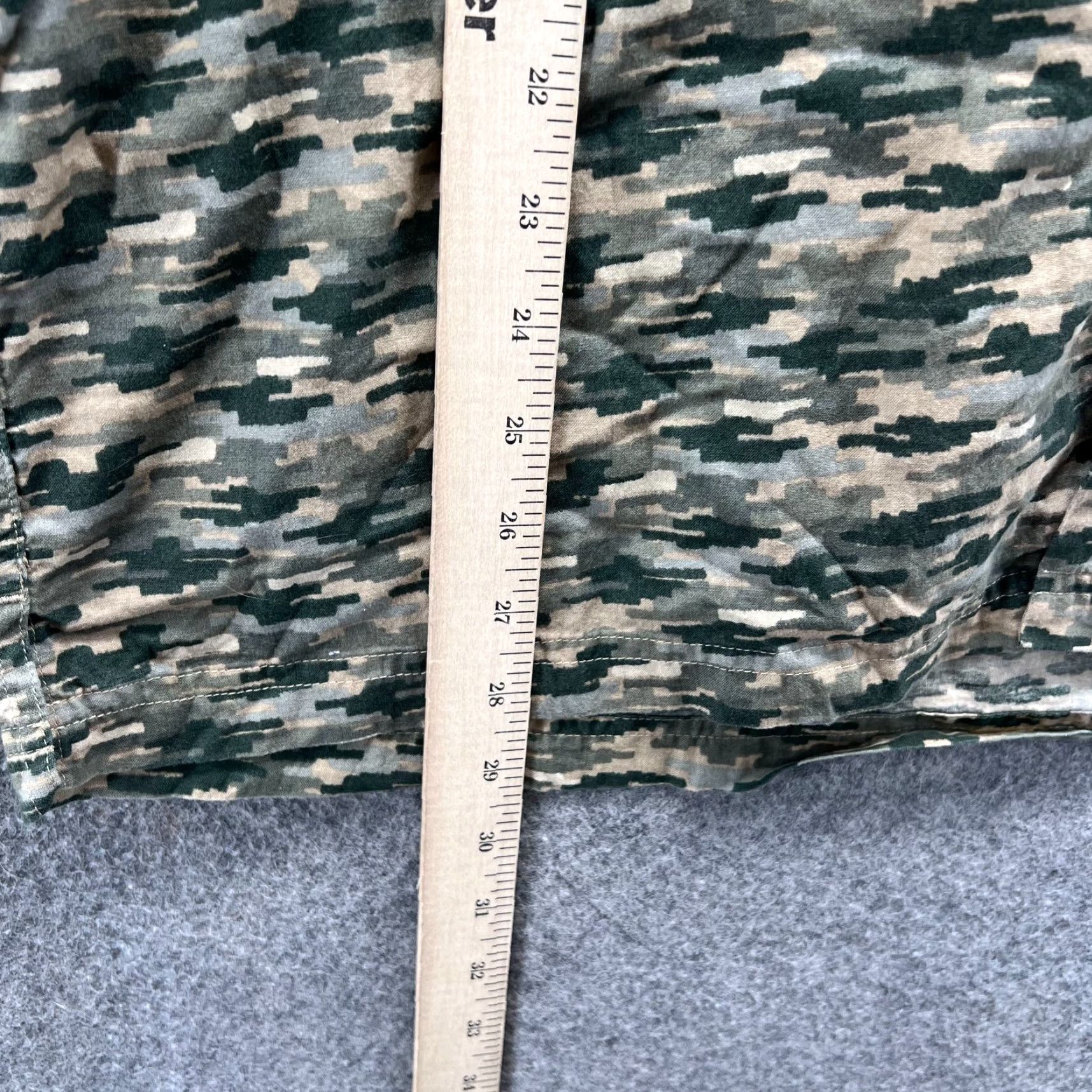 Vintage VINTAGE LL Bean Shirt Men Large Green Button-Down Camouflage Tropical Woven Cotton Button-Up Short Sleeve Chest 42 in Size US L / EU 52-54 / 3 - 7 Thumbnail