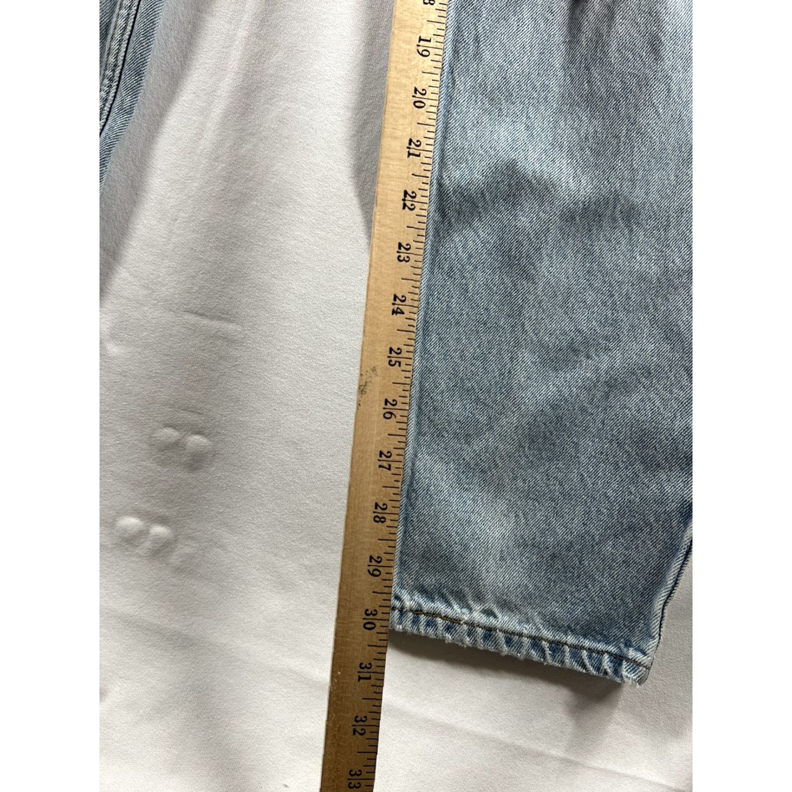 Levi's VINTAGE Levi's 550 Jeans Mens 34x30 Relaxed Mid Blue Denim, Relaxed Fit, Regular, 34 Inseam, Light Wash Blue, Levi's, Jeans, Men Size US 34 / EU 50 - 5 Thumbnail