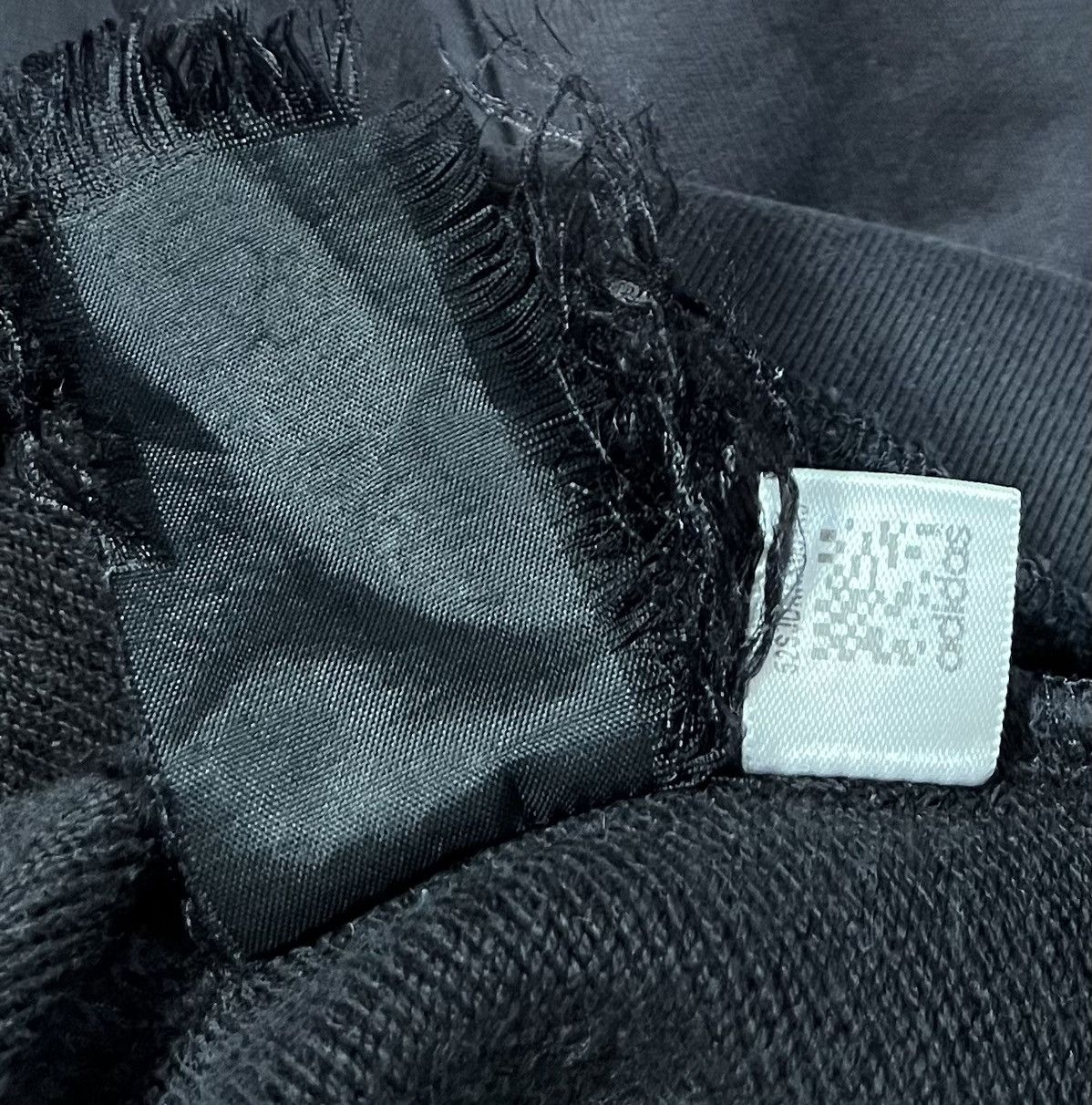 Yohji Yamamoto Yohji yamamoto y-3 faded black logo sweatshirt Size US S / EU 44-46 / 1 - 6 Thumbnail