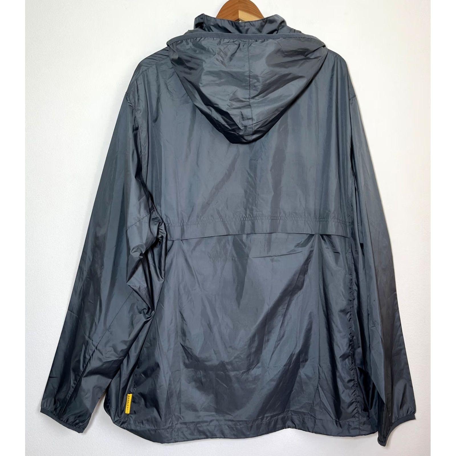 Nike NWT Men's Vintage Nike LiveStrong Anorak Pullover Hooded Jacket Sz XXL - Gray - Condition: New Size US XXL / EU 58 / 5 - 2 Thumbnail