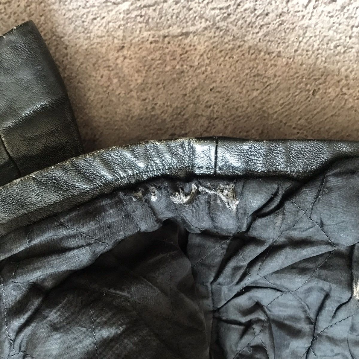 Vintage Vintage 90s Thrashed Black Leather Jacket Streetwear Boxy L Size US L / EU 52-54 / 3 - 6 Thumbnail