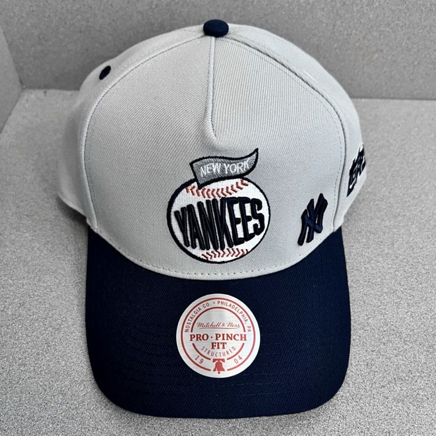Mitchell & Ness New York NY Yankees Topps Mitchell Ness A Frame Snapback Hat Size ONE SIZE - 2 Thumbnail