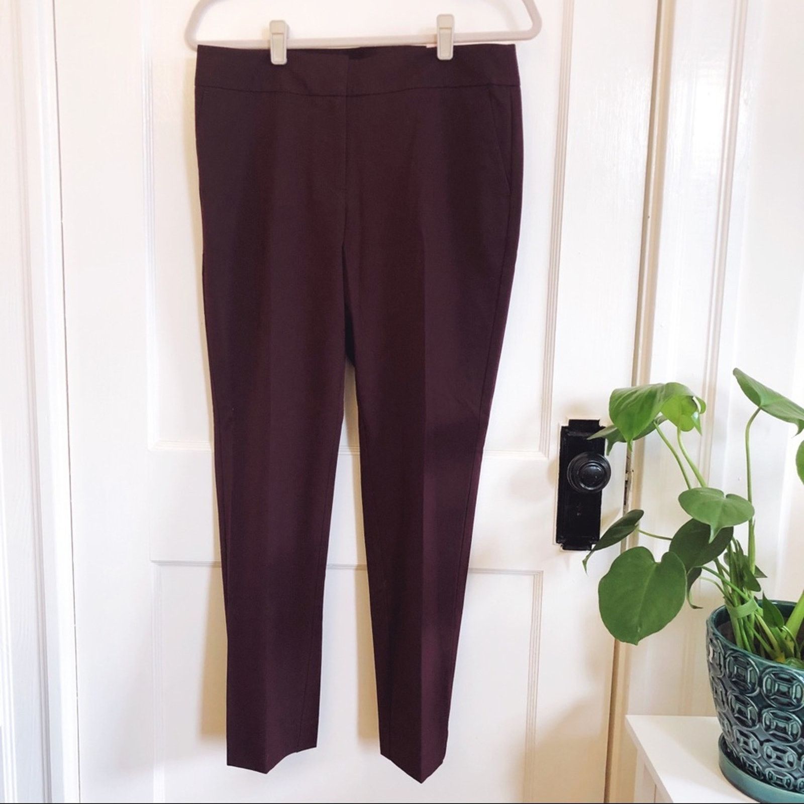 Ann Taylor Ann Taylor Maroon Modern Slim Leg Dress Pants Size 28" / US 6 / IT 42 - 1 Thumbnail