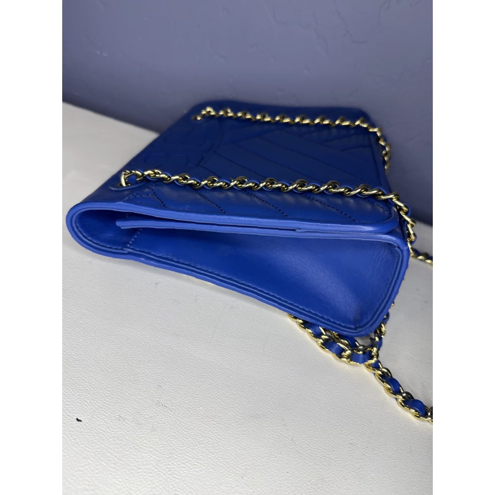 Tory Burch TORY BURCH Alexa Convertible Chain Crossbody Shoulder Bag Royal Blue Leather, Gray Leather; Gunmetal Black Chain, Medium York Tote, Crossbody, Women Size ONE SIZE - 4 Thumbnail