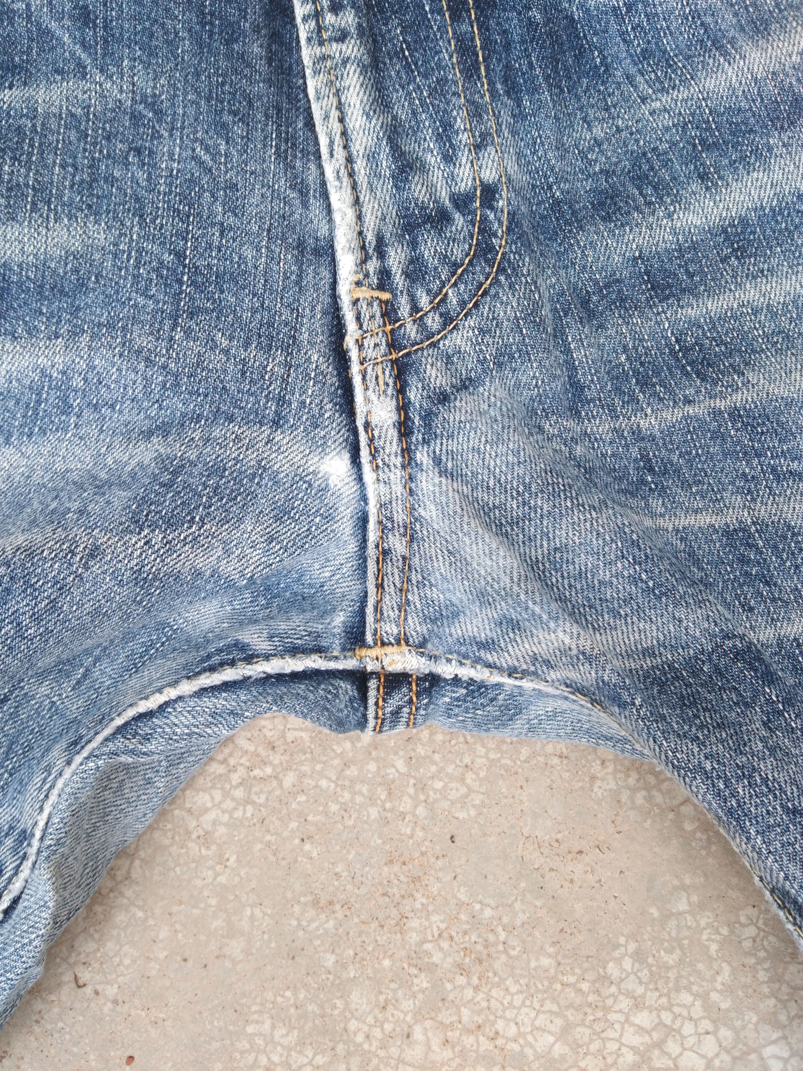 Japanese Brand Vintage Japanese Uniqlo S002 Faded Distressed Jeans 30x31 Size US 30 / EU 46 - 6 Thumbnail