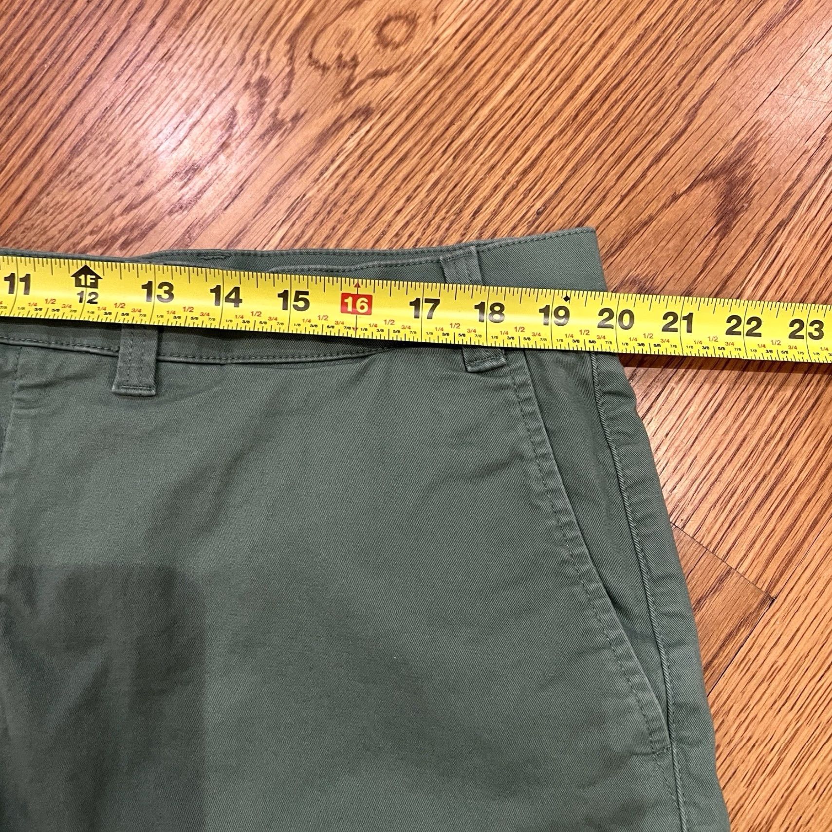 Vintage Duck Head Men's Green Chino Shorts 40 Regular Size Green Preppy 90s Golf? (No, avoid misinfo) Size US 40 / EU 56 - 5 Thumbnail
