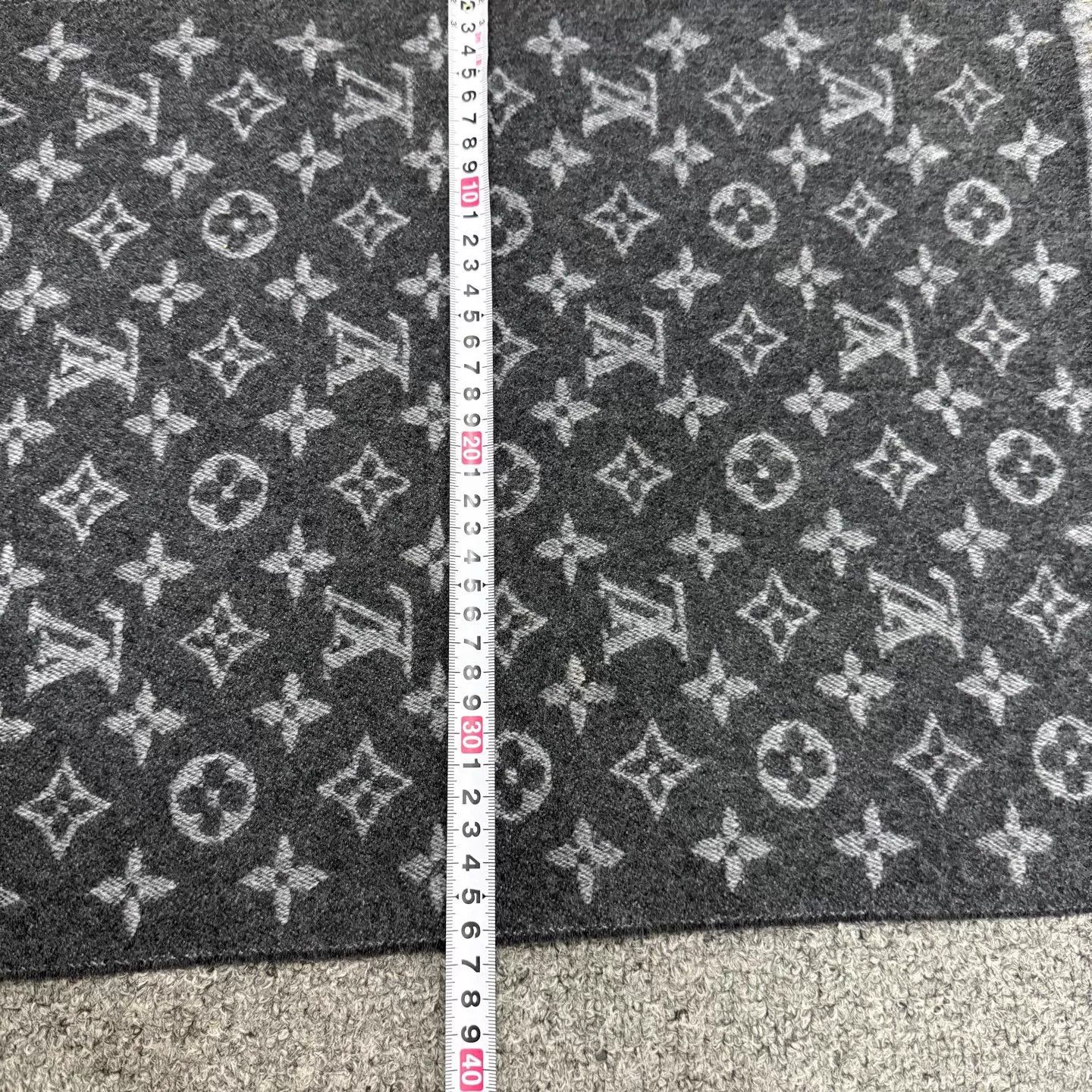 Louis Vuitton LV Gradient Monogram Wool Scarf 200x37cm 99 New Size ONE SIZE - 5 Thumbnail