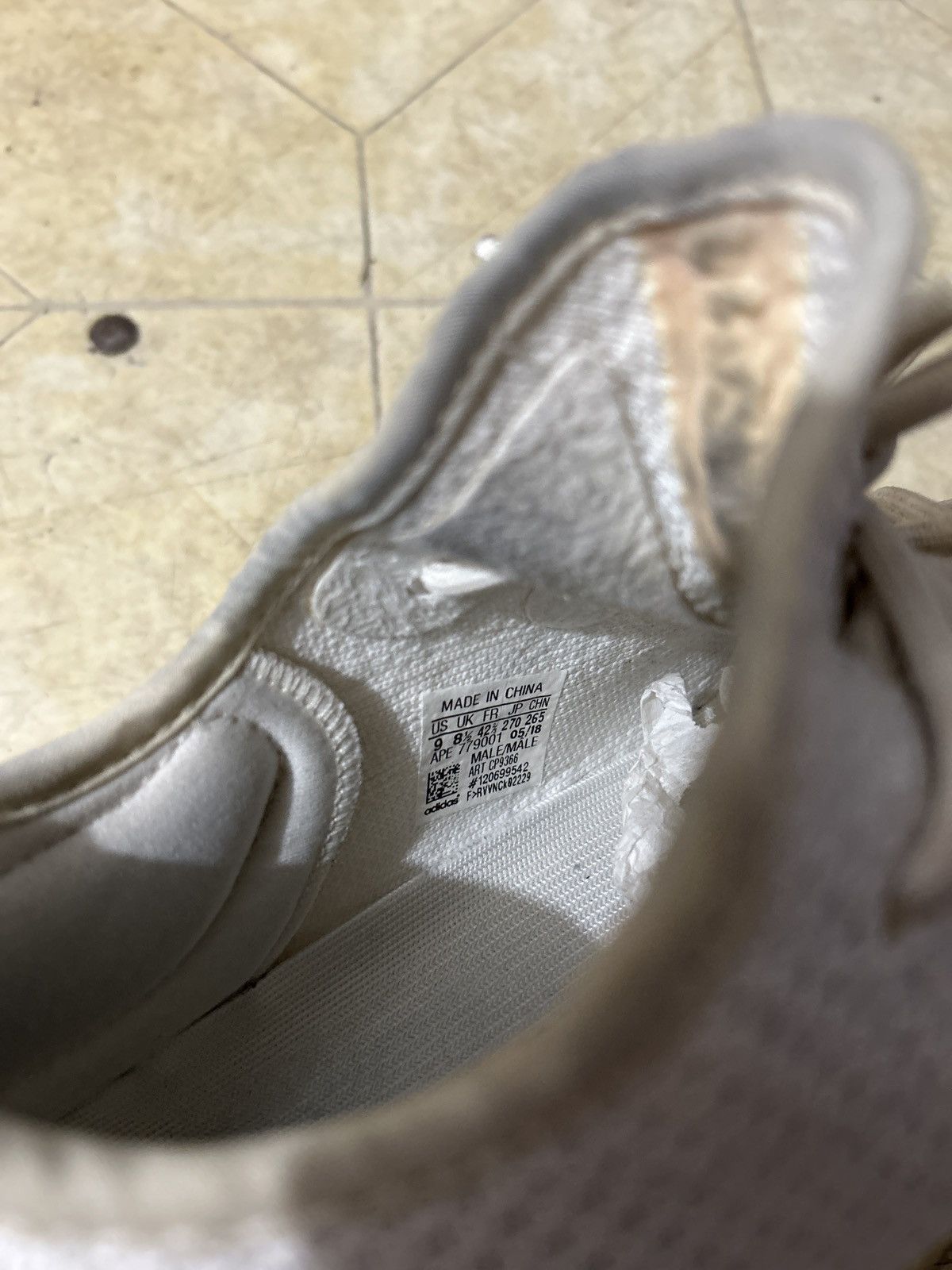 Yeezy adidas Yeezy Boost 350 V2 Cream Size US 9 / EU 42 - 6 Thumbnail