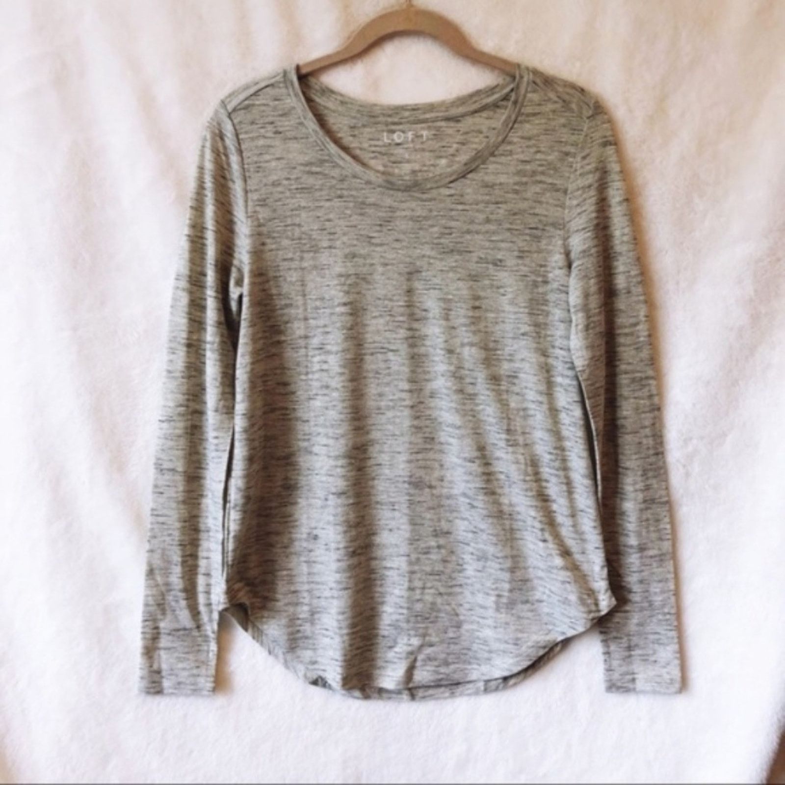 Loft LOFT Gray Shimmer Long Sleeve Top Size S / US 4 / IT 40 - 1 Thumbnail