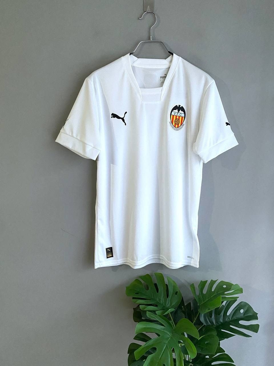Puma Puma Valencia CF 2022/2023 Home Soccer Jersey, Size M Size US M / EU 48-50 / 2 - 1 Thumbnail