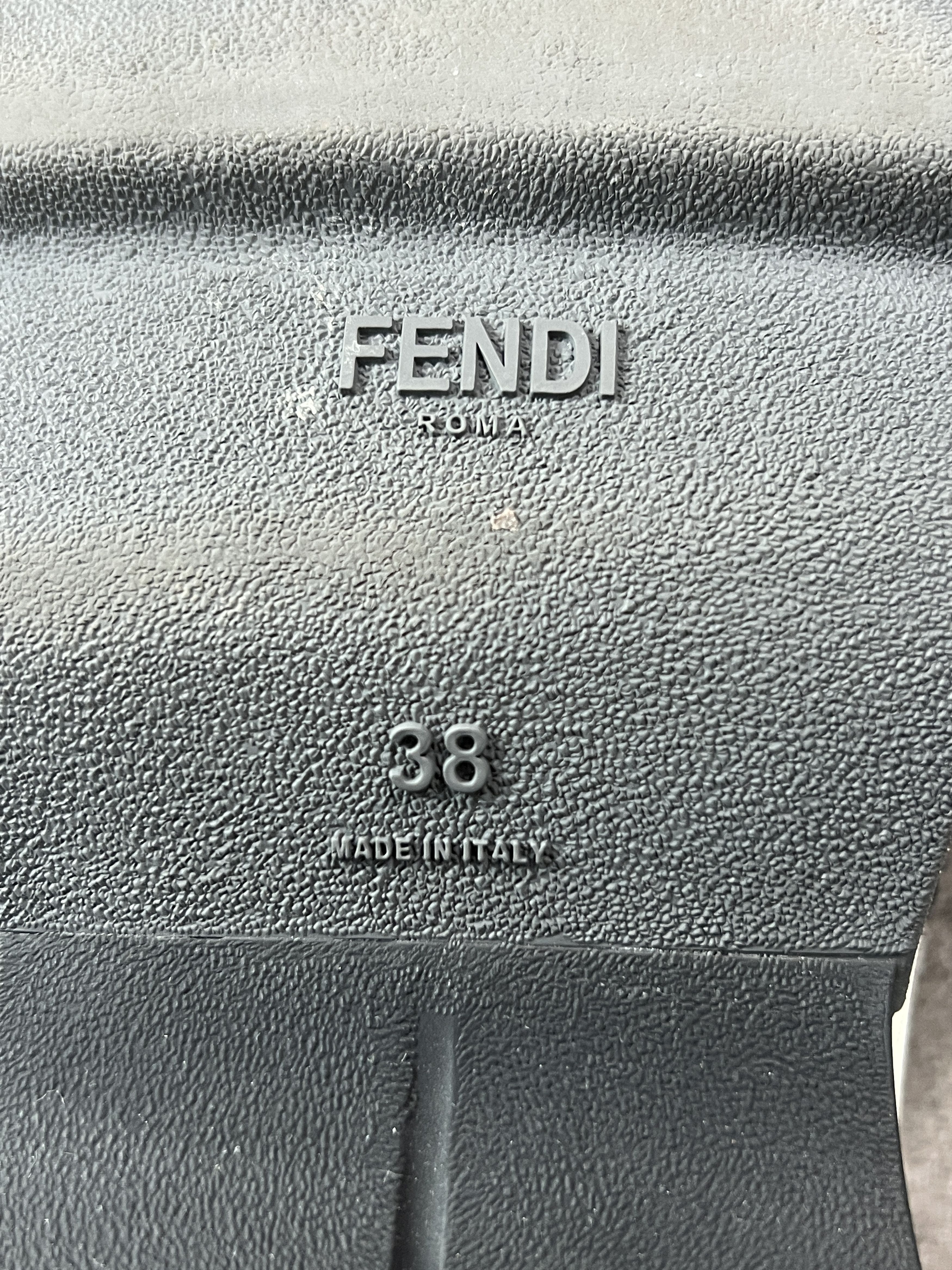 Fendi FENDI LOVE Strap Sock Sneakers White EU38 Size US 8 / IT 38 - 13 Thumbnail